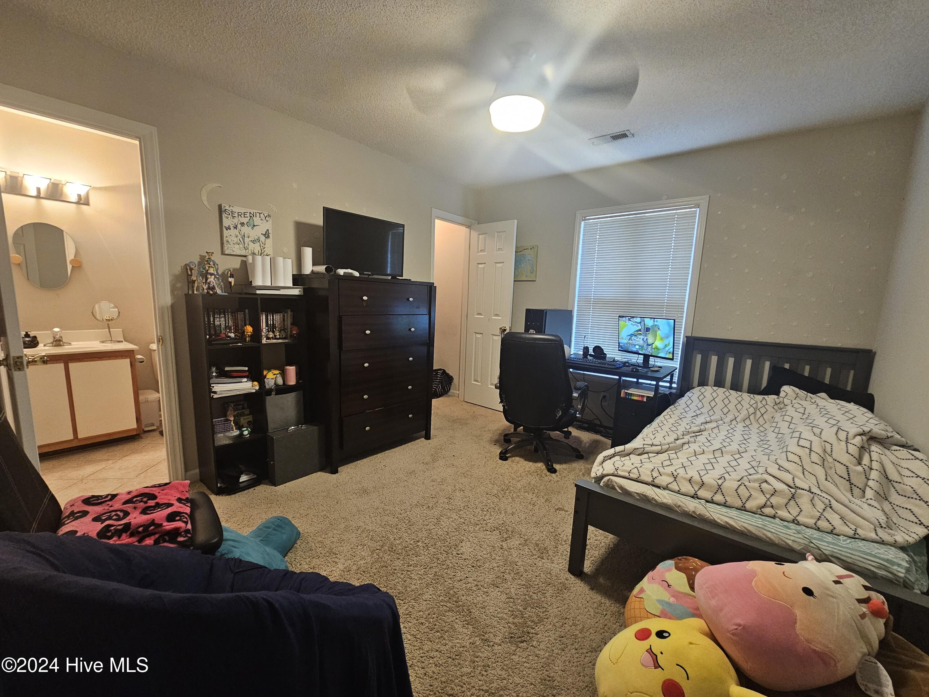 113 Breezewood Drive H Property Photo 4
