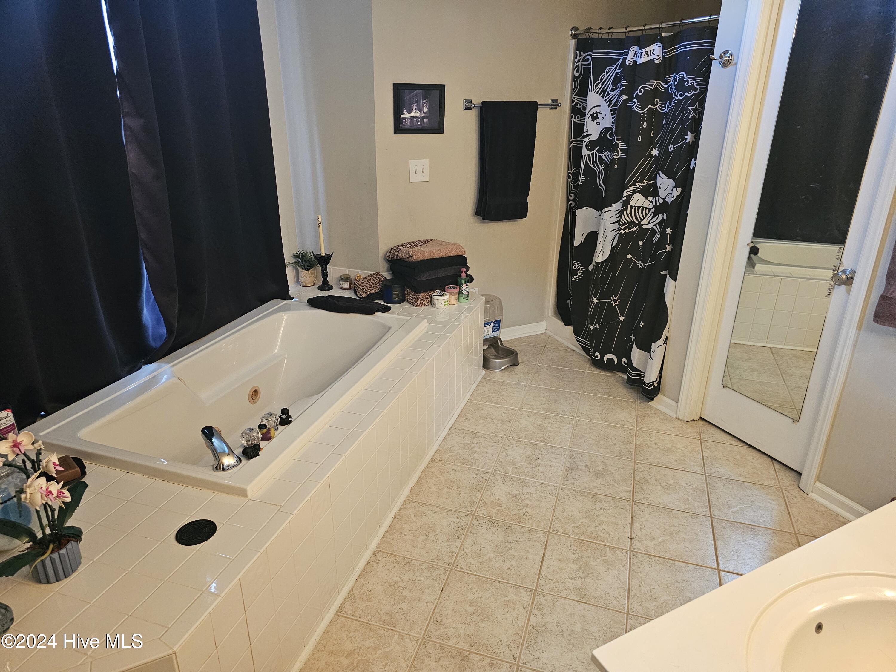 113 Breezewood Drive H Property Photo 8