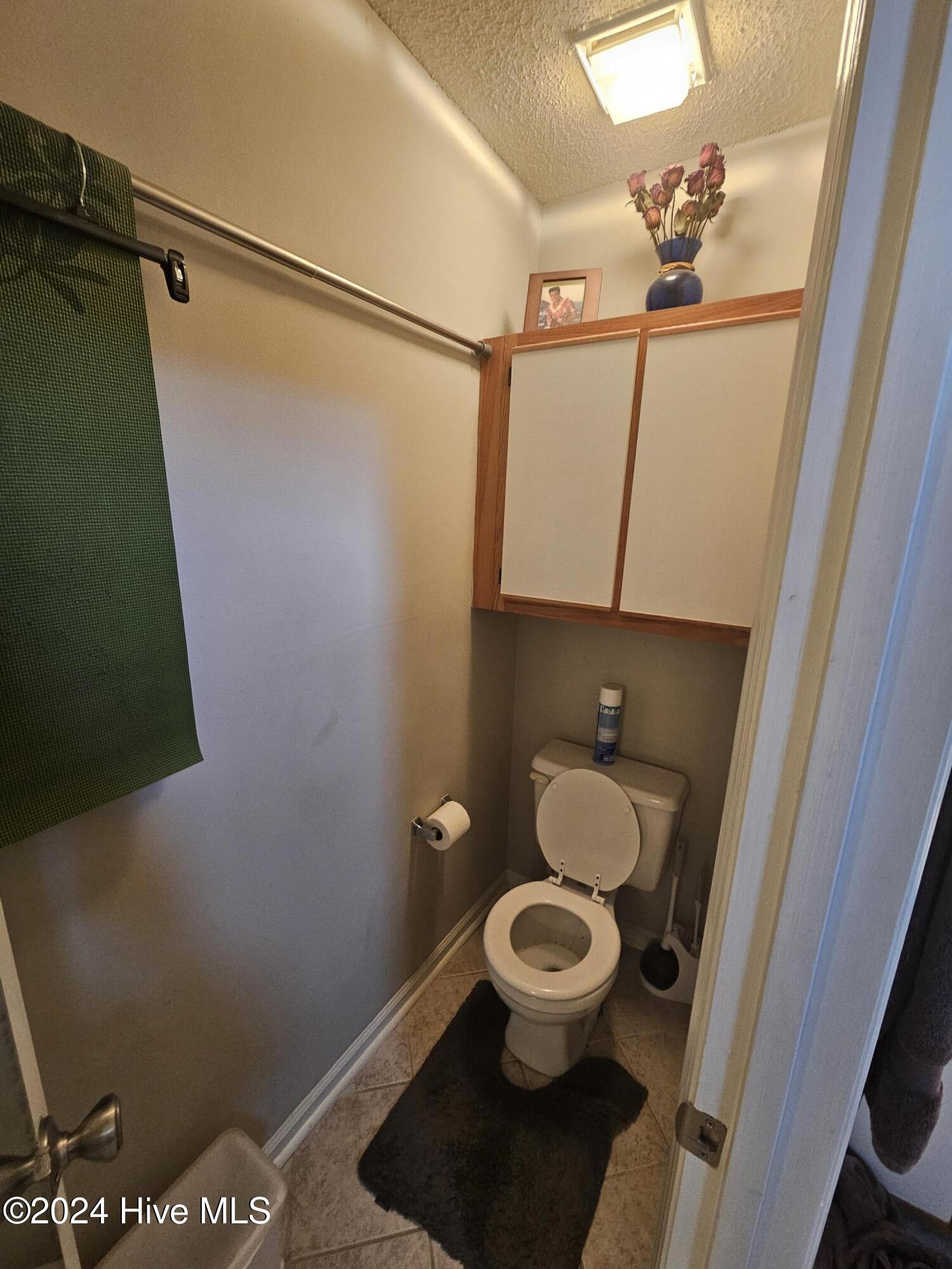 113 Breezewood Drive H Property Photo 9