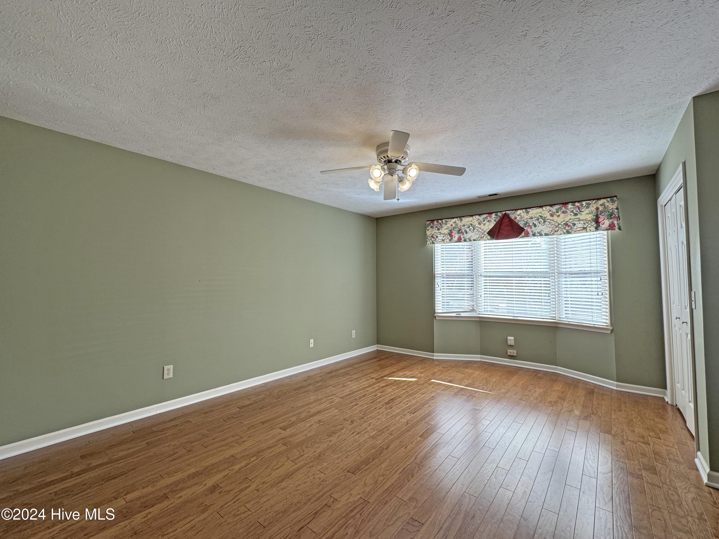 25 Gull Lane Property Photo 15