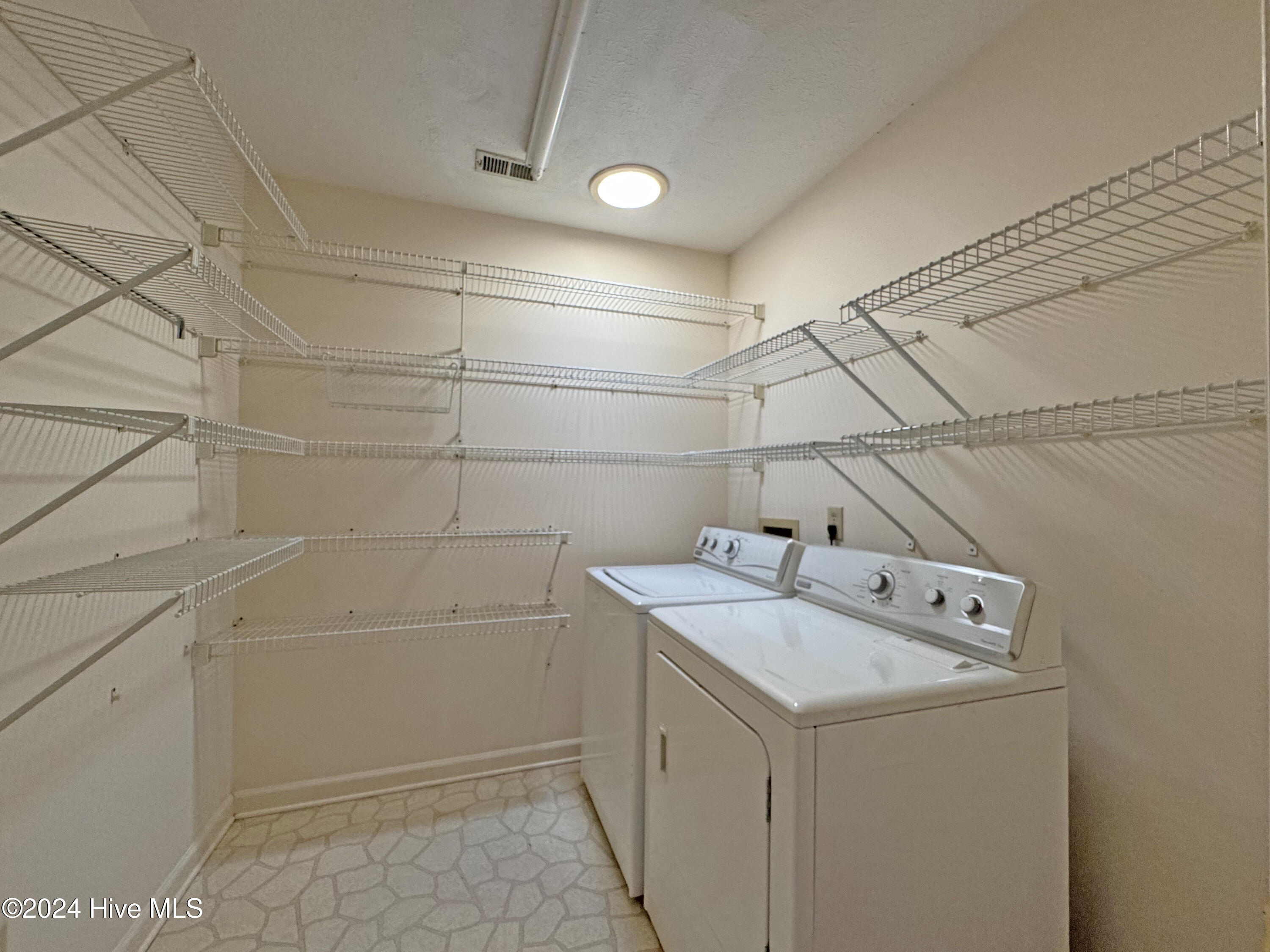 25 Gull Lane Property Photo 18