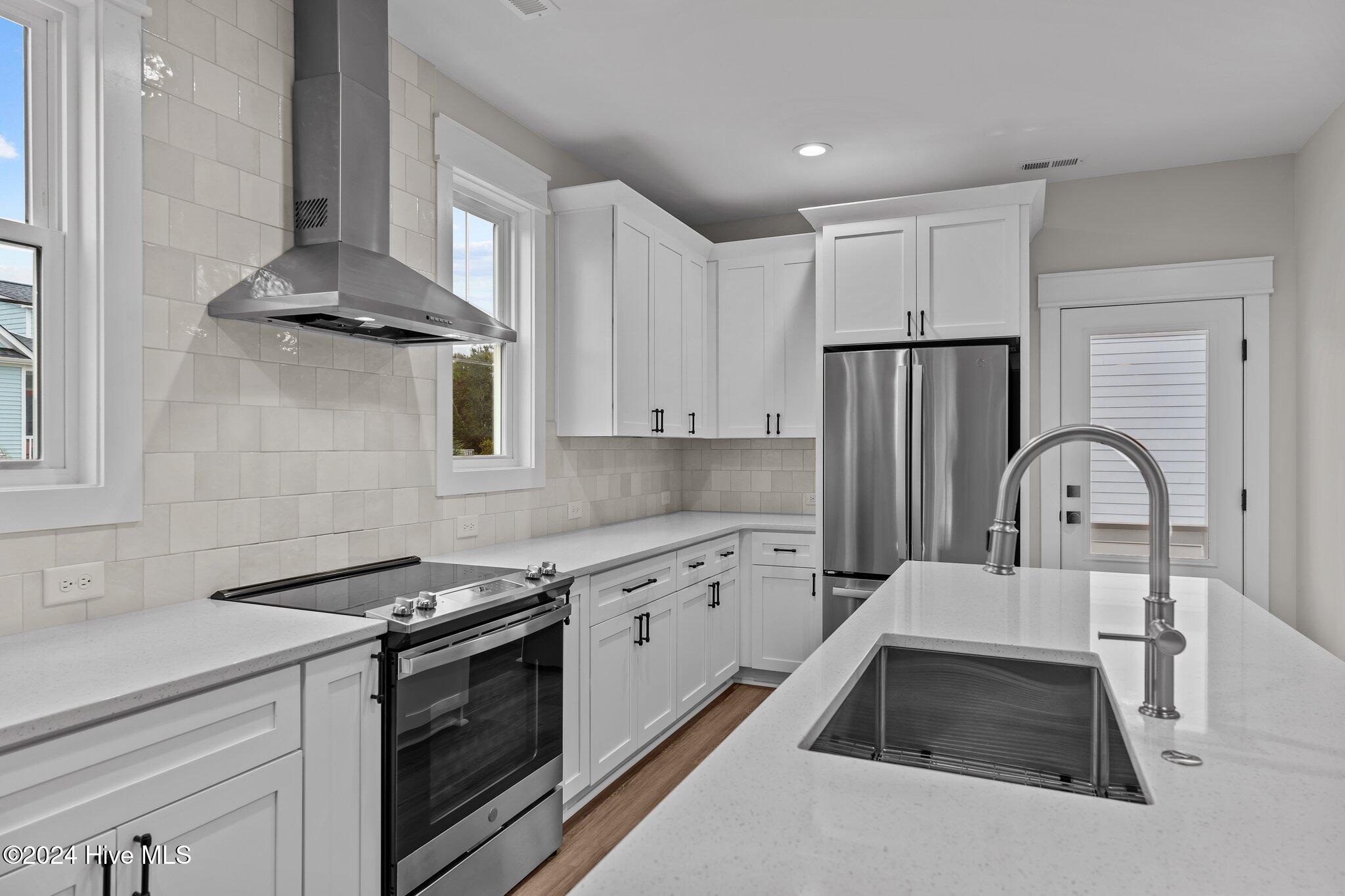 908 Second Street Unit 2 Property Photo 36