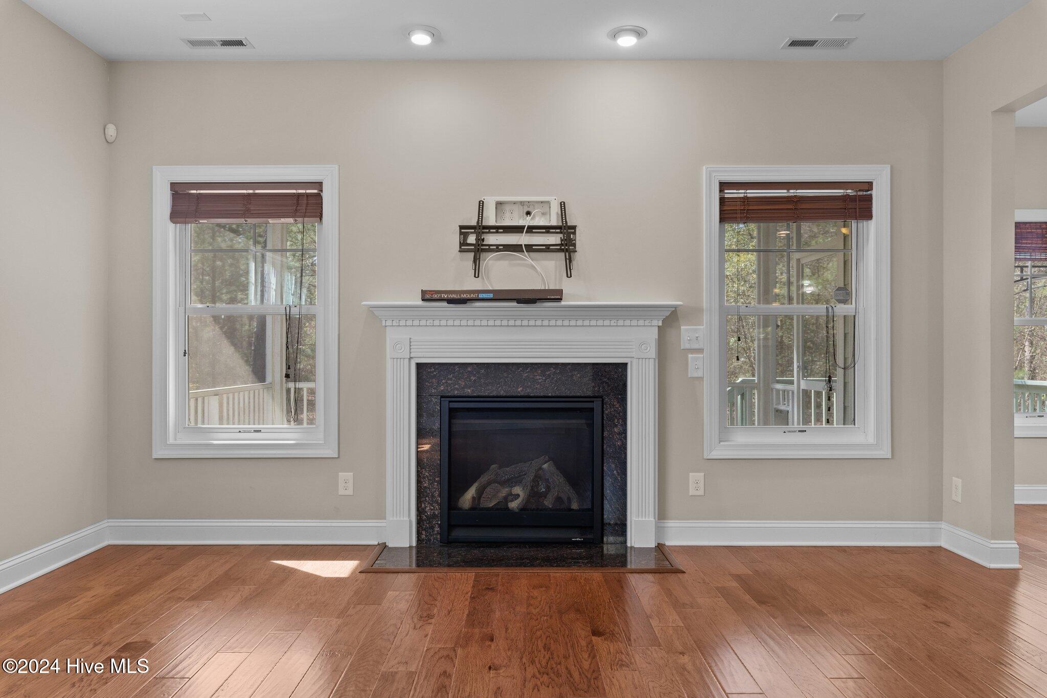 280 Wiregrass Lane Property Photo 8