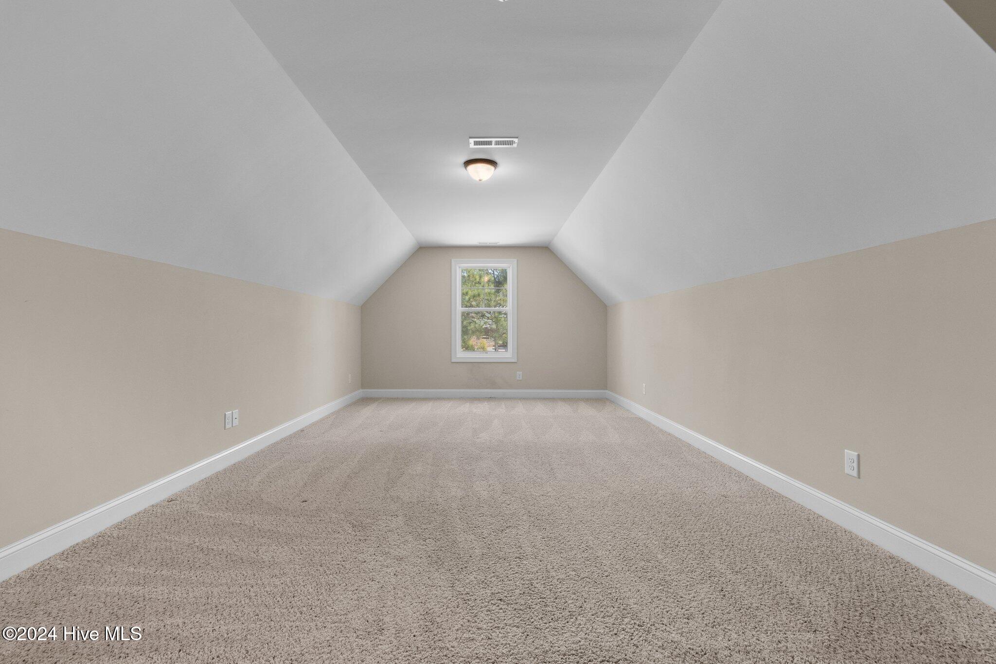 280 Wiregrass Lane Property Photo 33