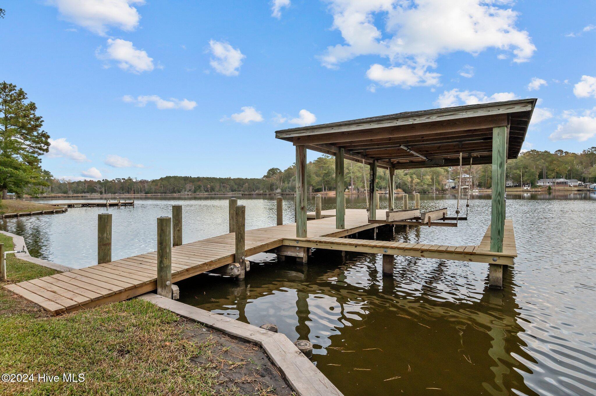 870 Sawmill Landing Road Property Photo 2