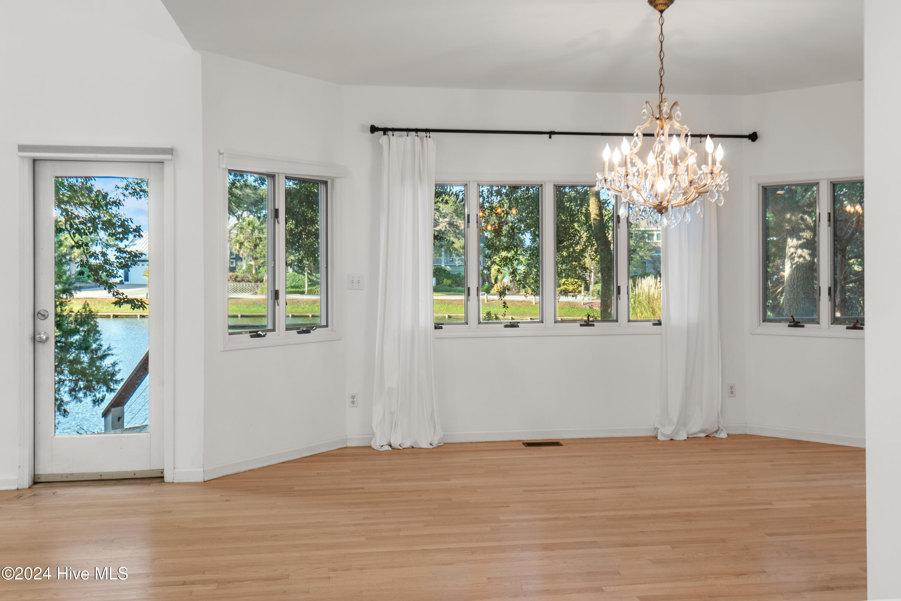 518 Egret Lake Drive Property Photo 8