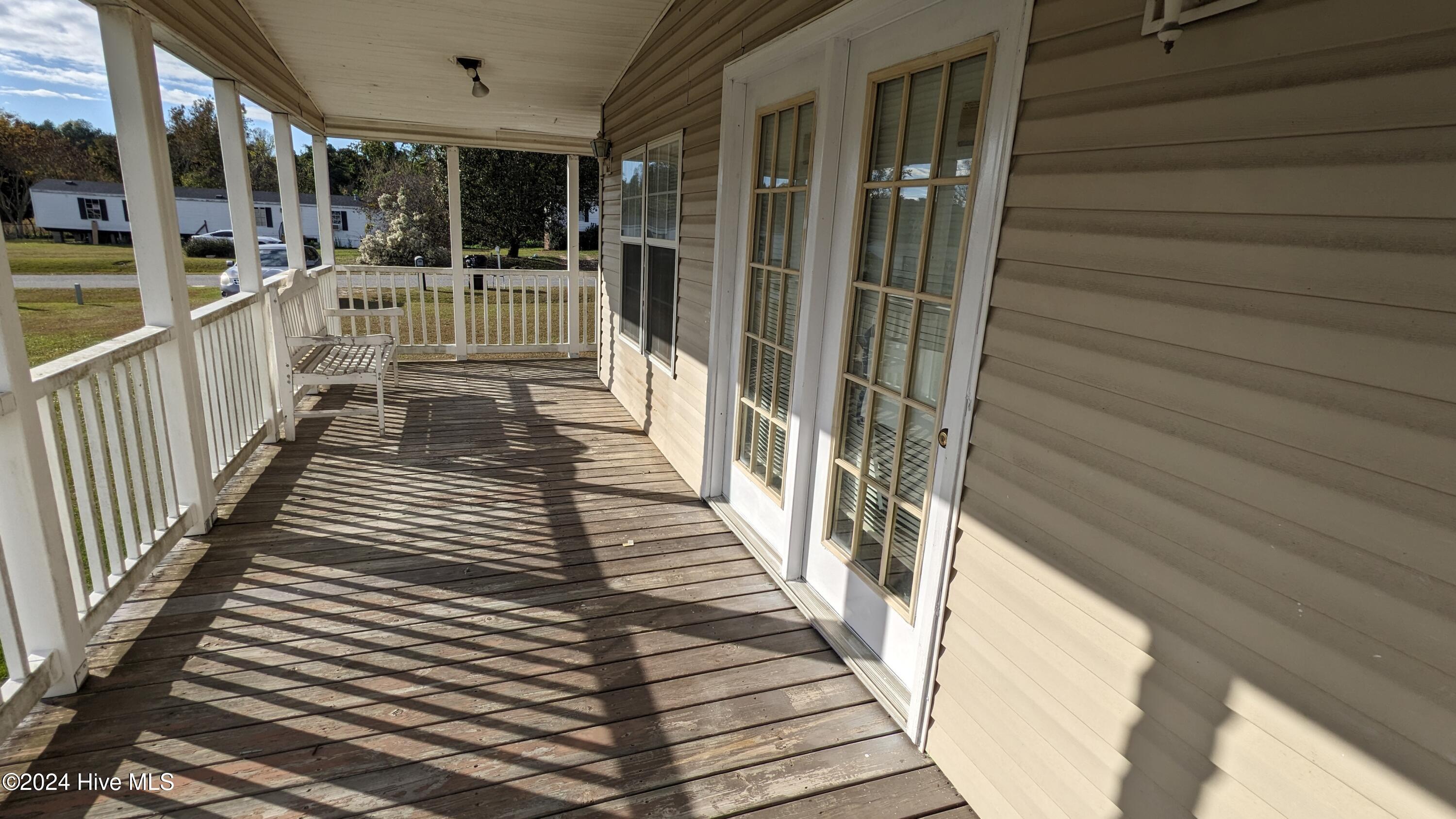 102 Bladestone Place Property Photo 4