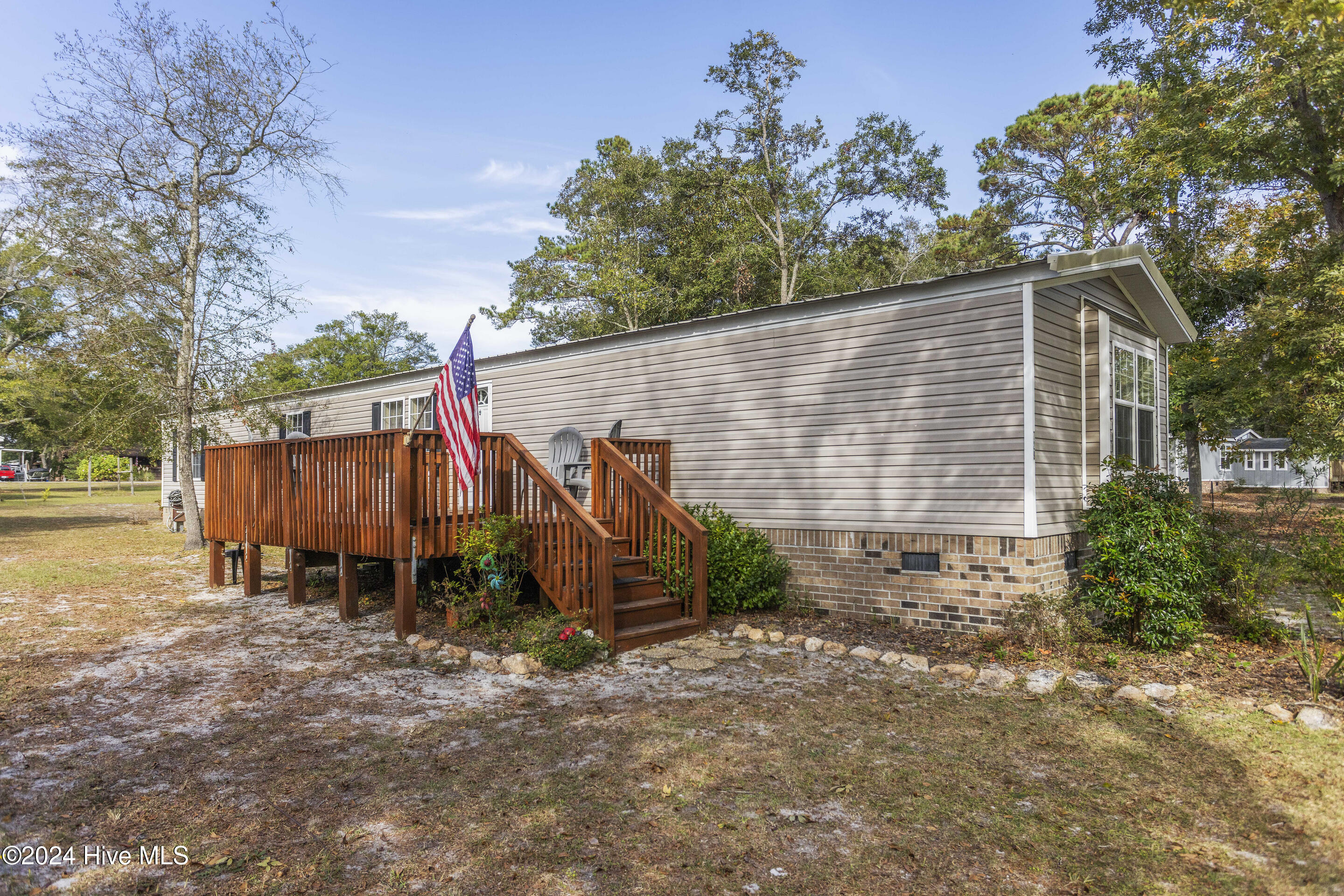729 Magnolia Drive Property Photo 1