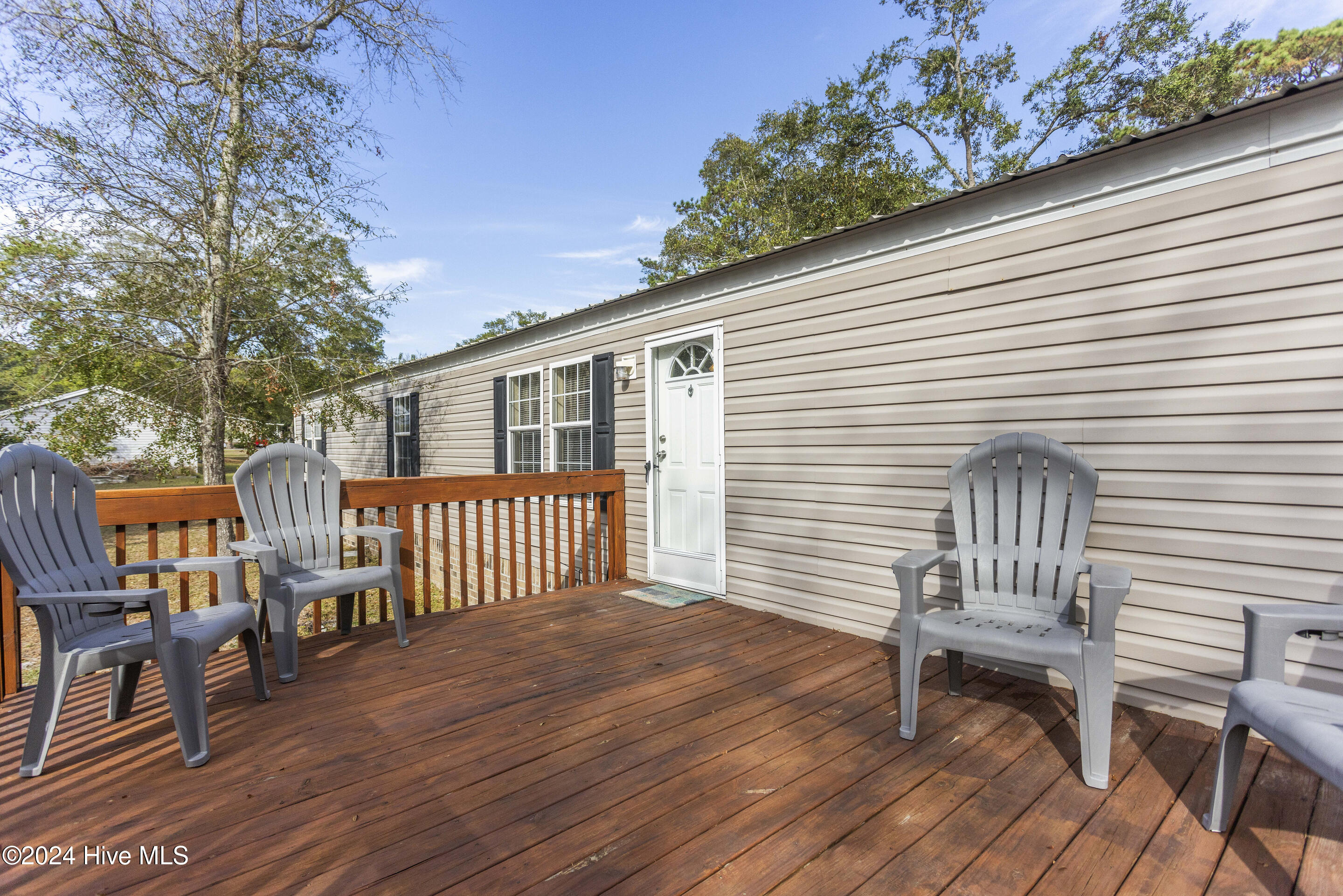 729 Magnolia Drive Property Photo 2