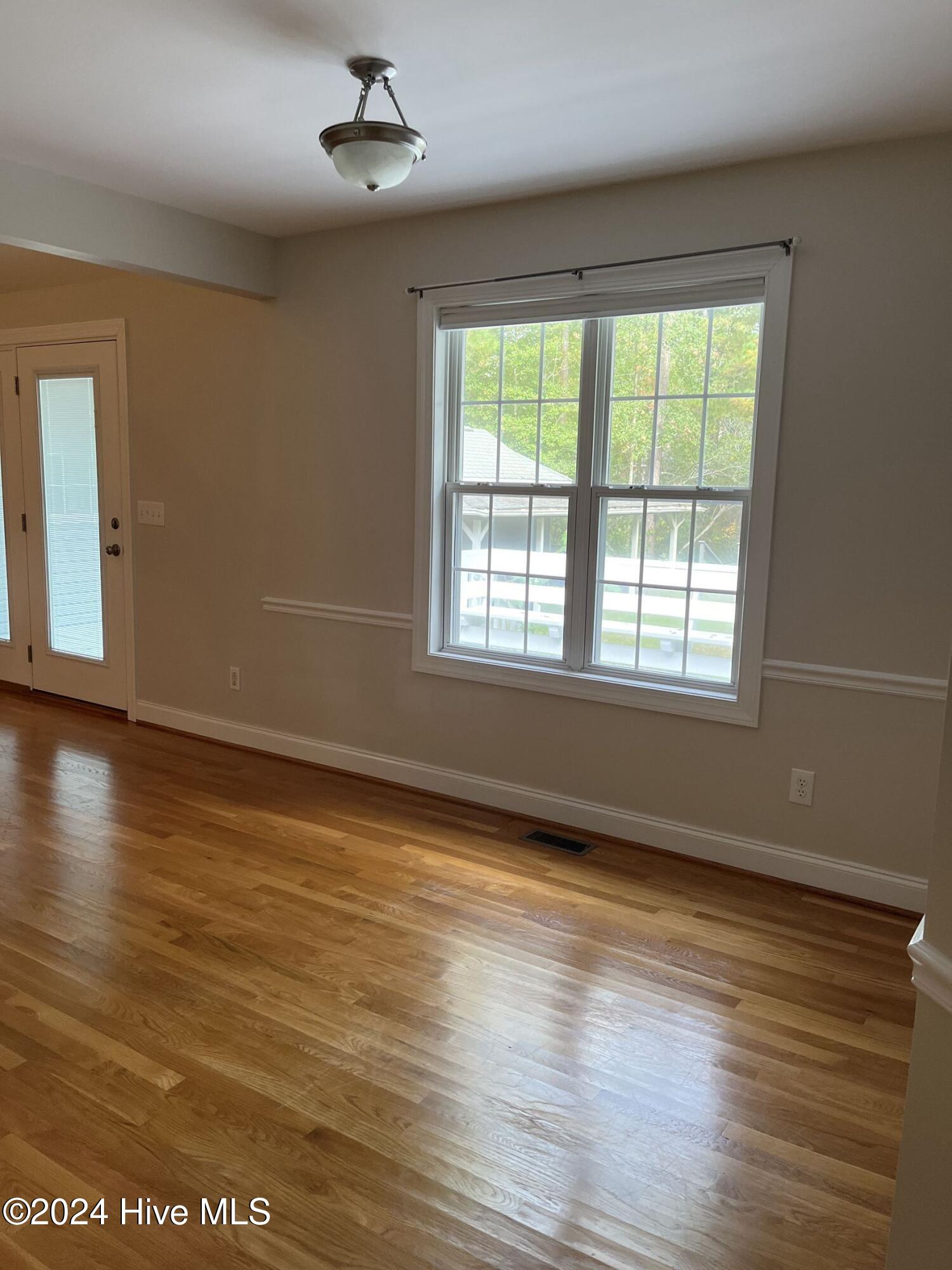 183 Forest Lane Property Photo 8