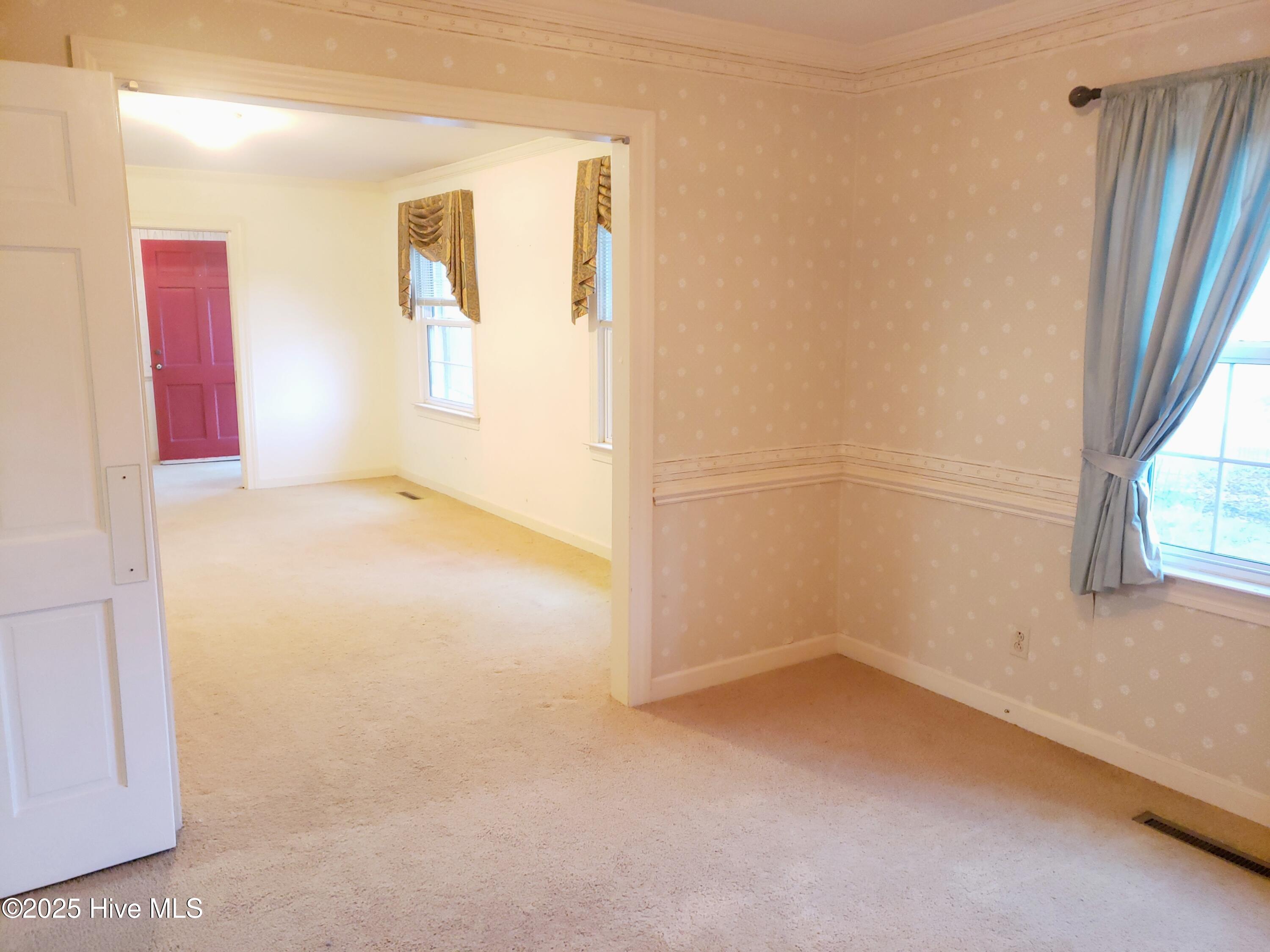 203 Green Street Property Photo 6