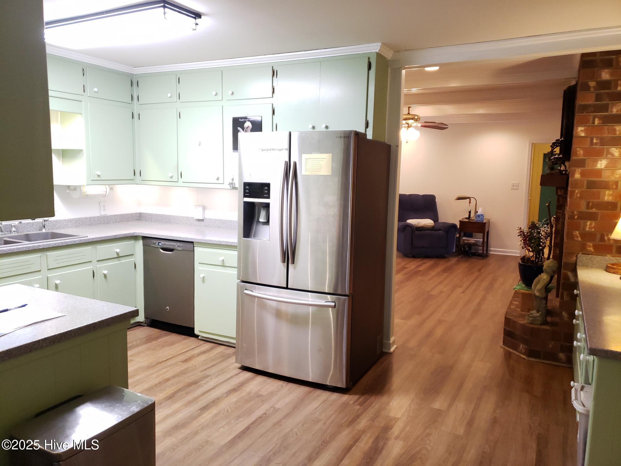203 Green Street Property Photo 8