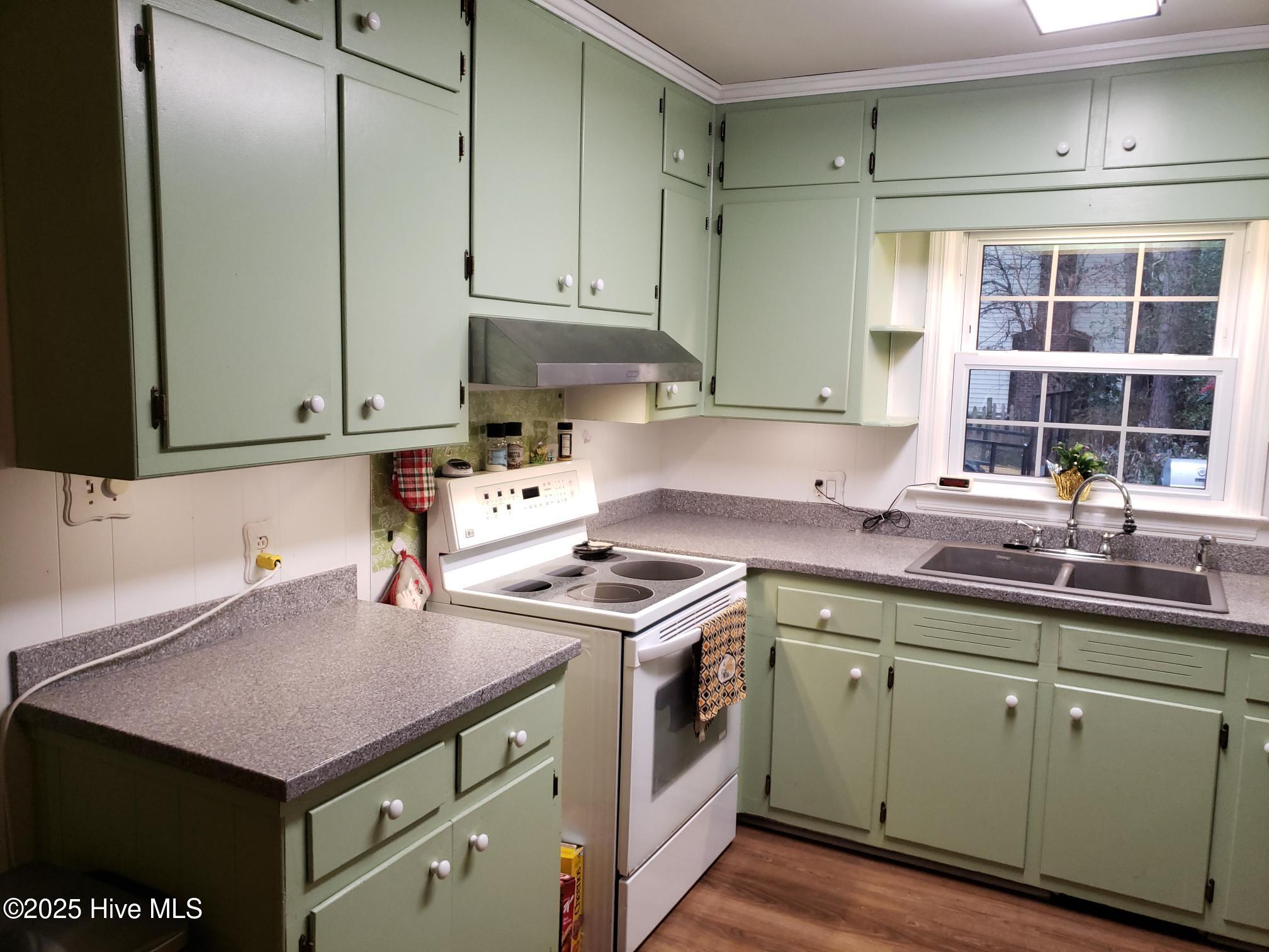 203 Green Street Property Photo 12