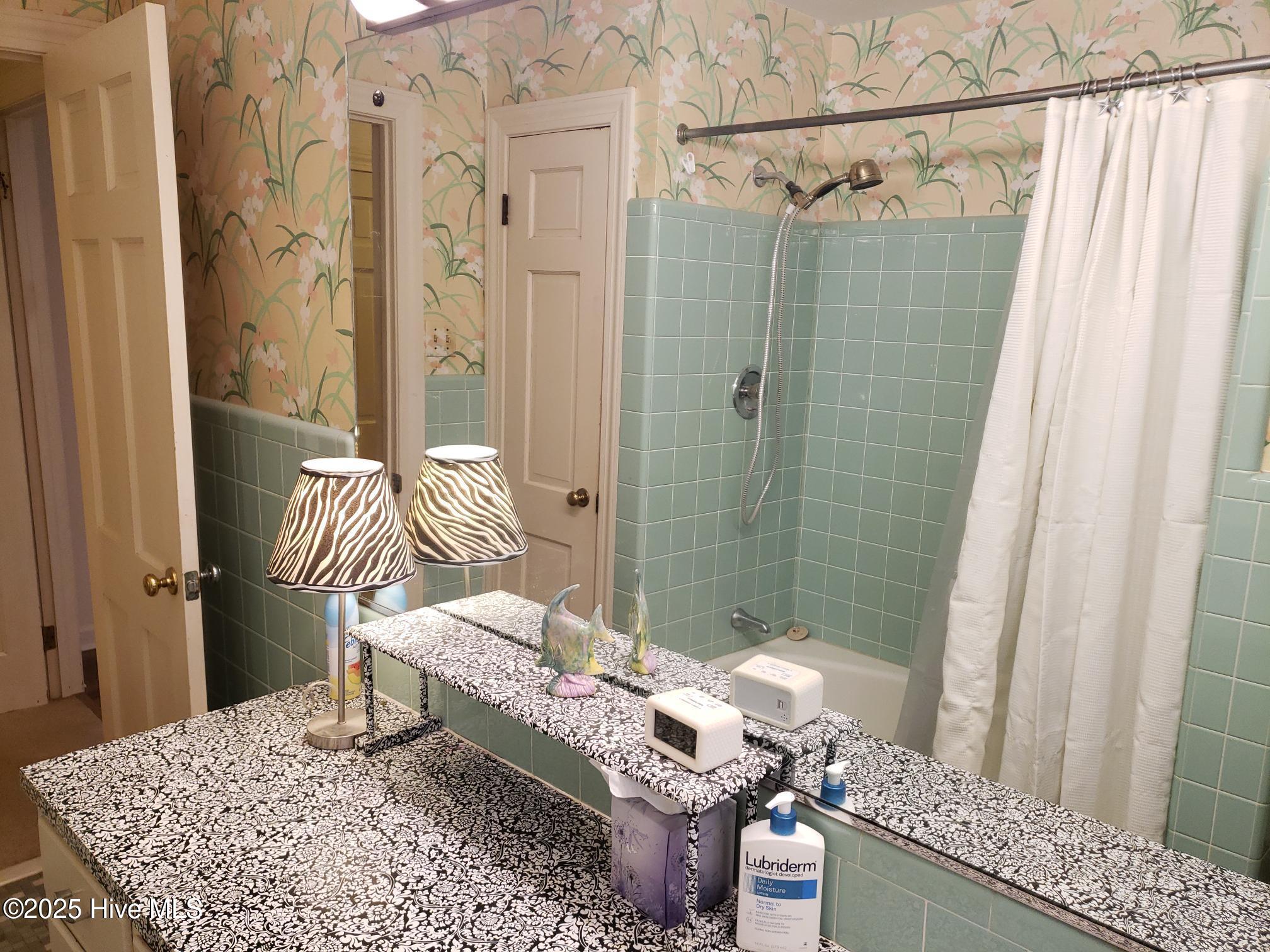 203 Green Street Property Photo 24