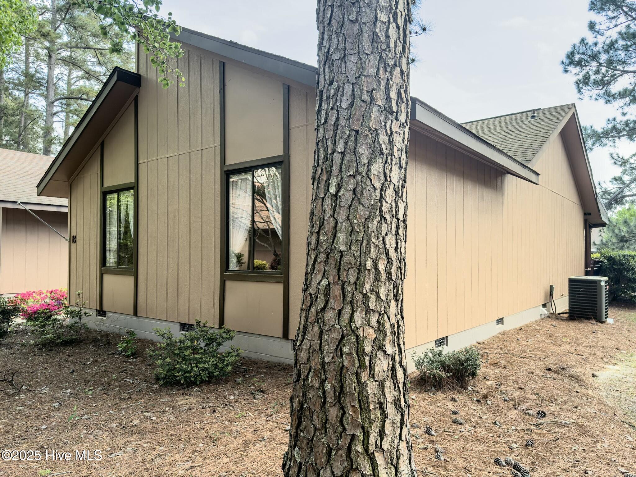 6739 Irongate Drive B Property Photo 3