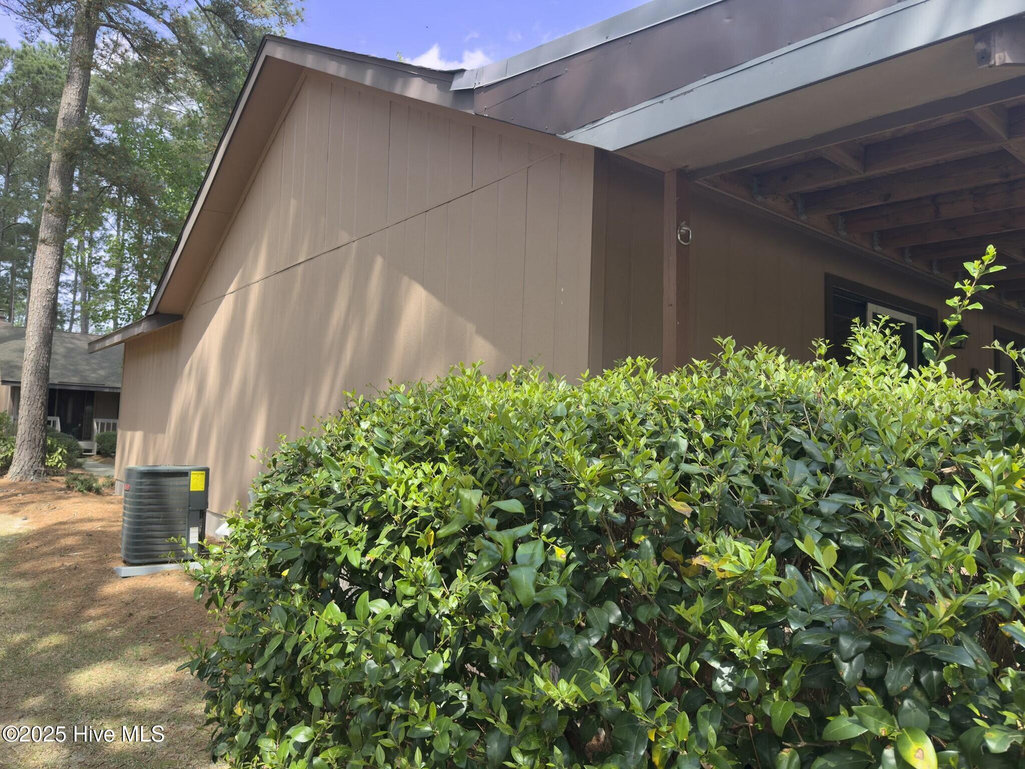 6739 Irongate Drive B Property Photo 4