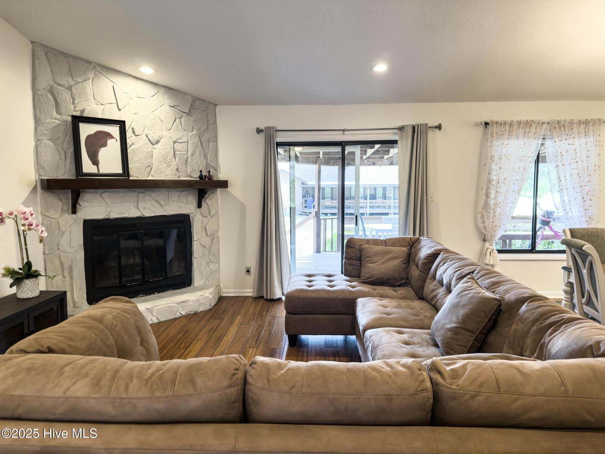 6739 Irongate Drive B Property Photo 10