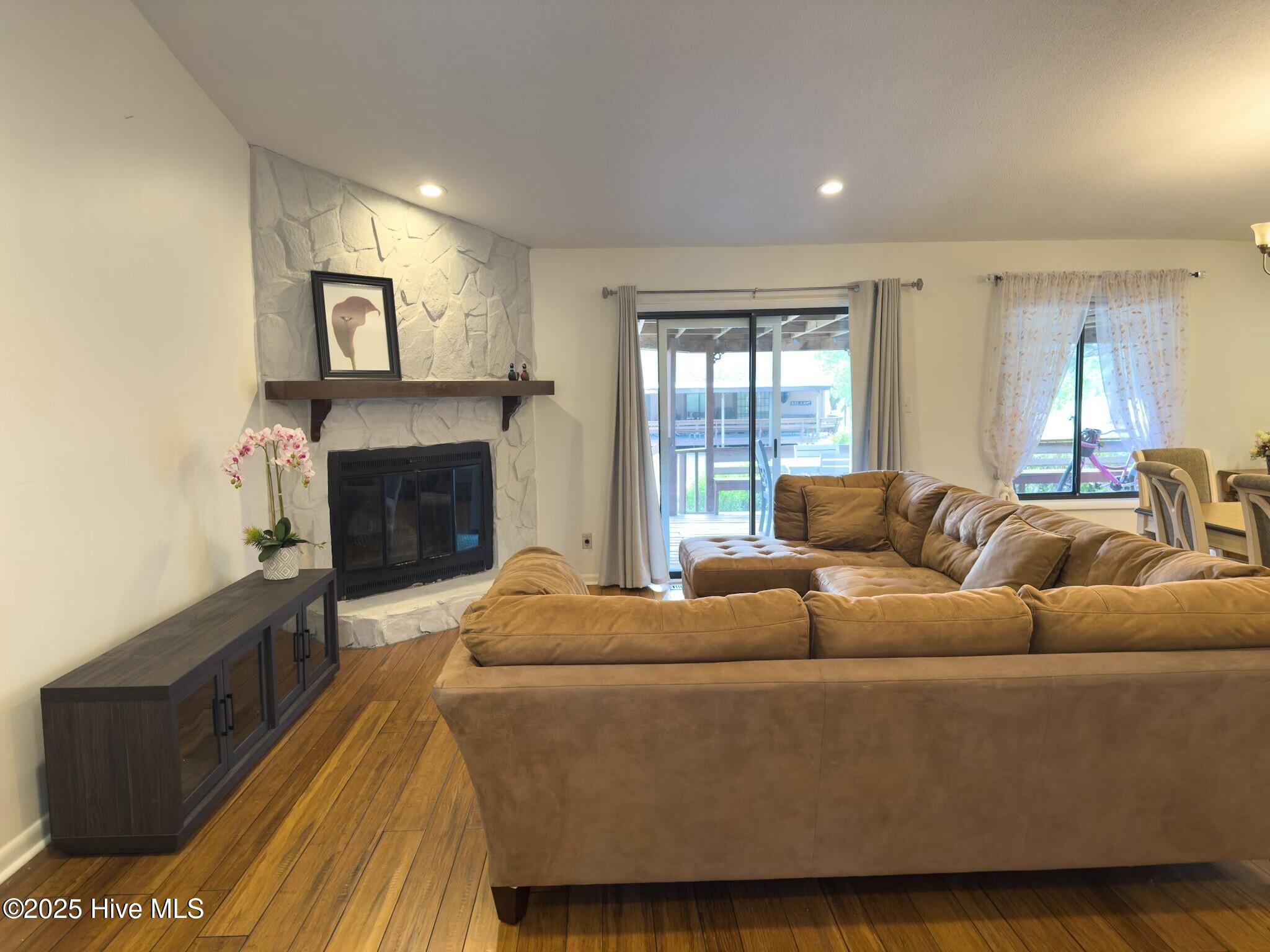 6739 Irongate Drive B Property Photo 11