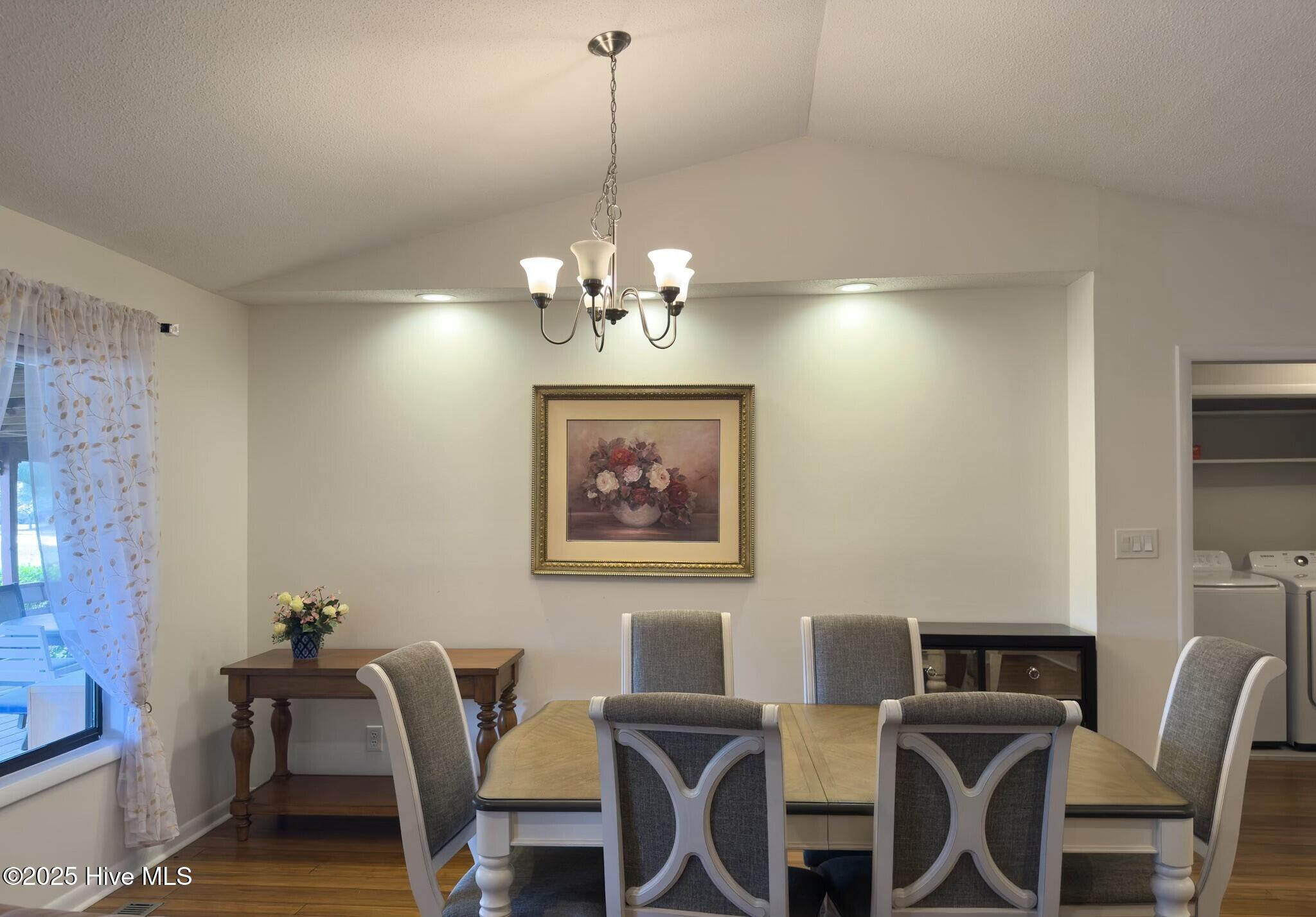6739 Irongate Drive B Property Photo 13