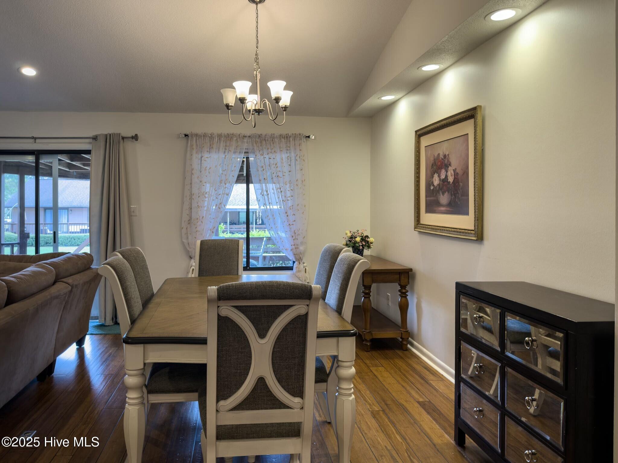 6739 Irongate Drive B Property Photo 14