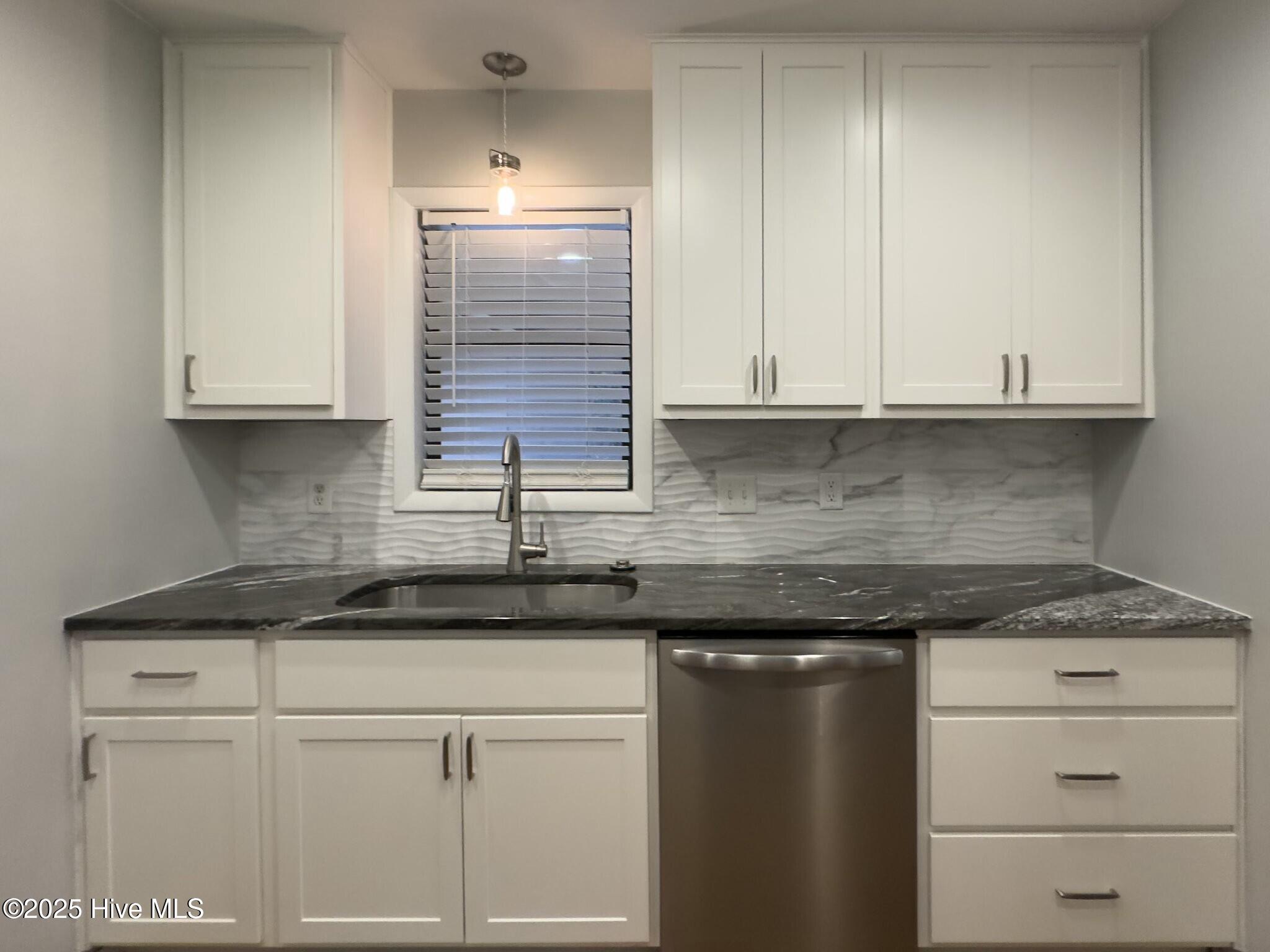6739 Irongate Drive B Property Photo 16