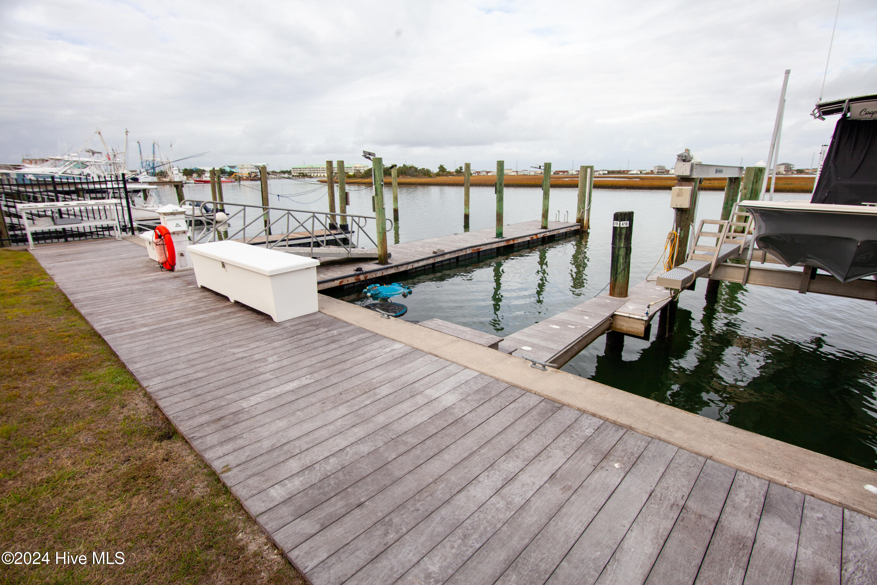 100 Olde Towne Yacht Club Drive Slip A19 Property Photo 6