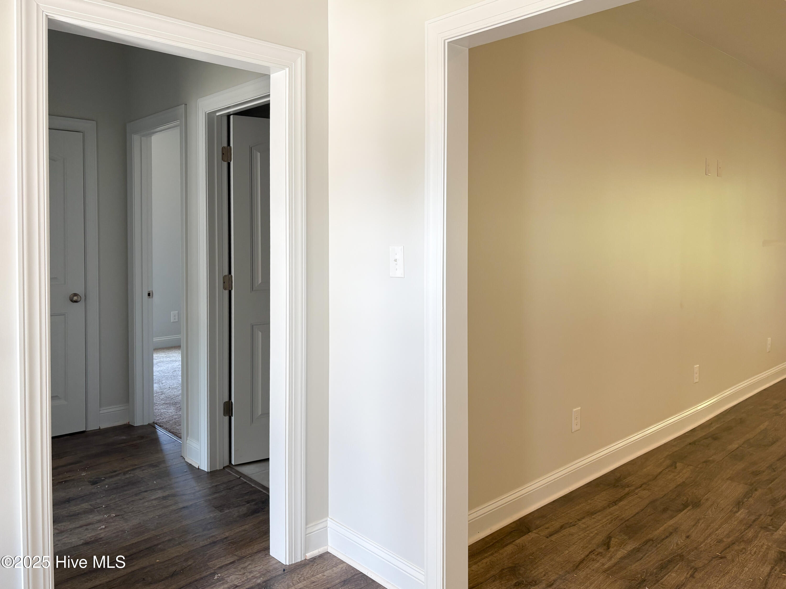 493 Pebble Shore Drive Property Photo 2