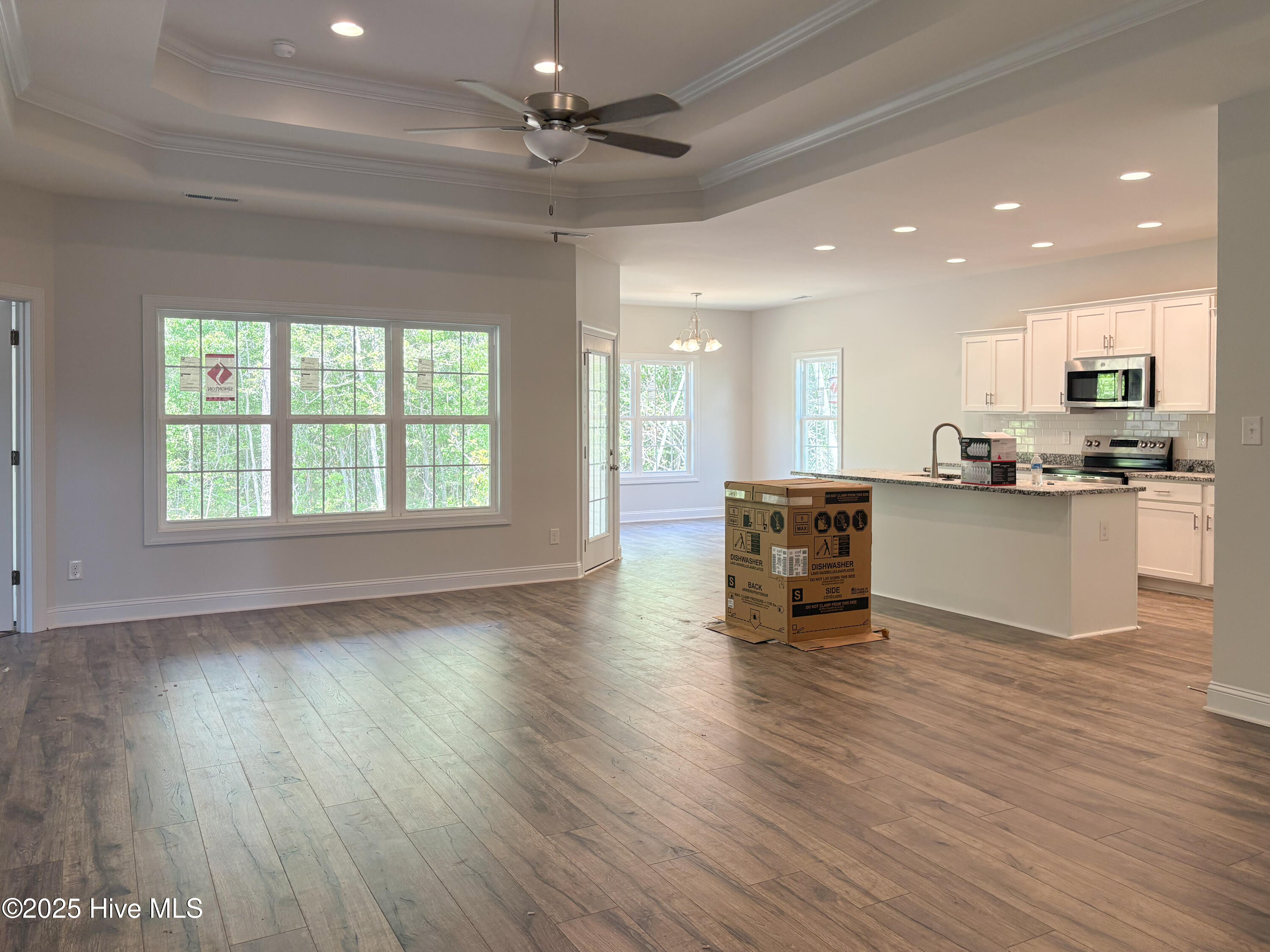 493 Pebble Shore Drive Property Photo 3
