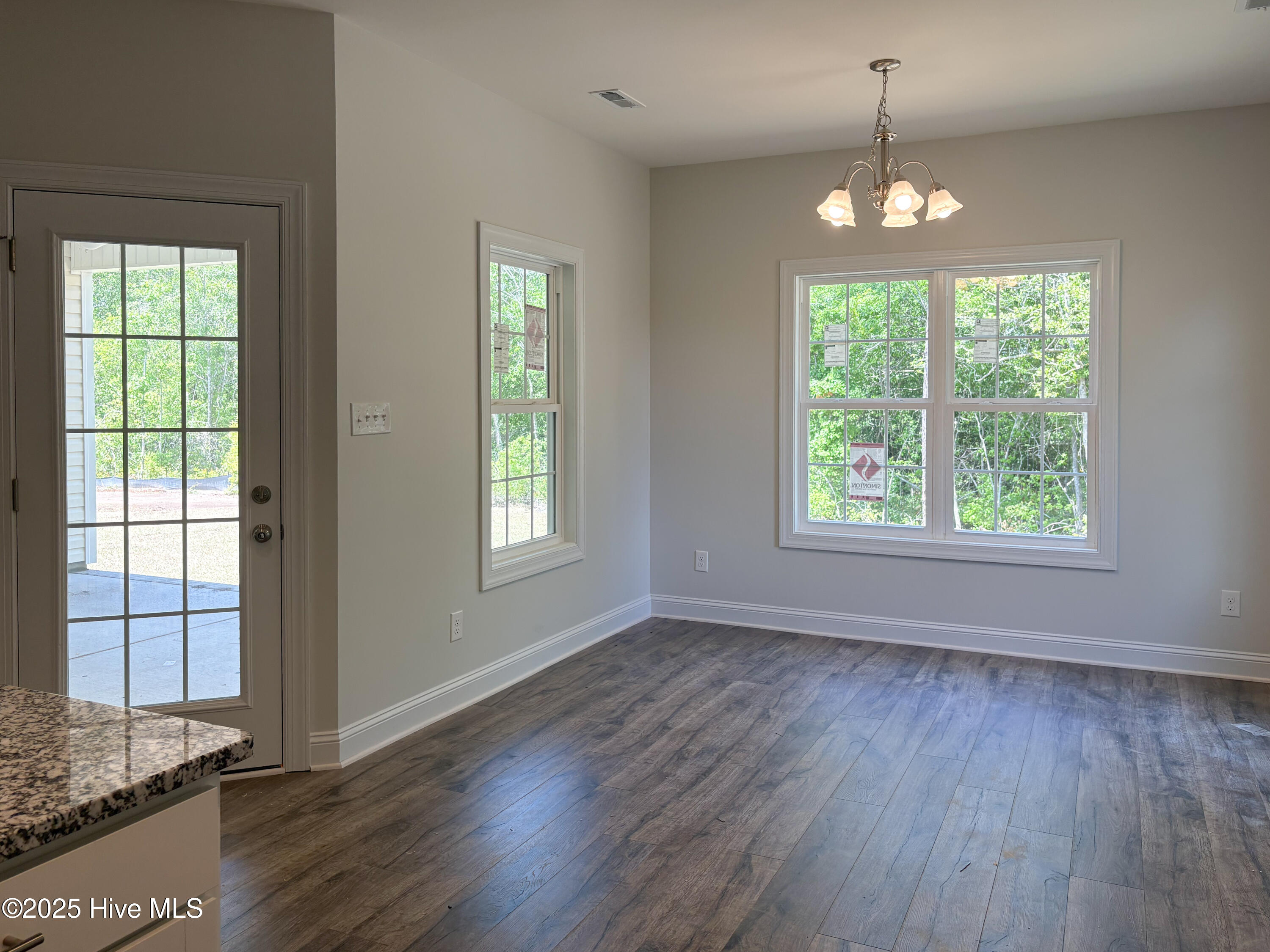 493 Pebble Shore Drive Property Photo 6