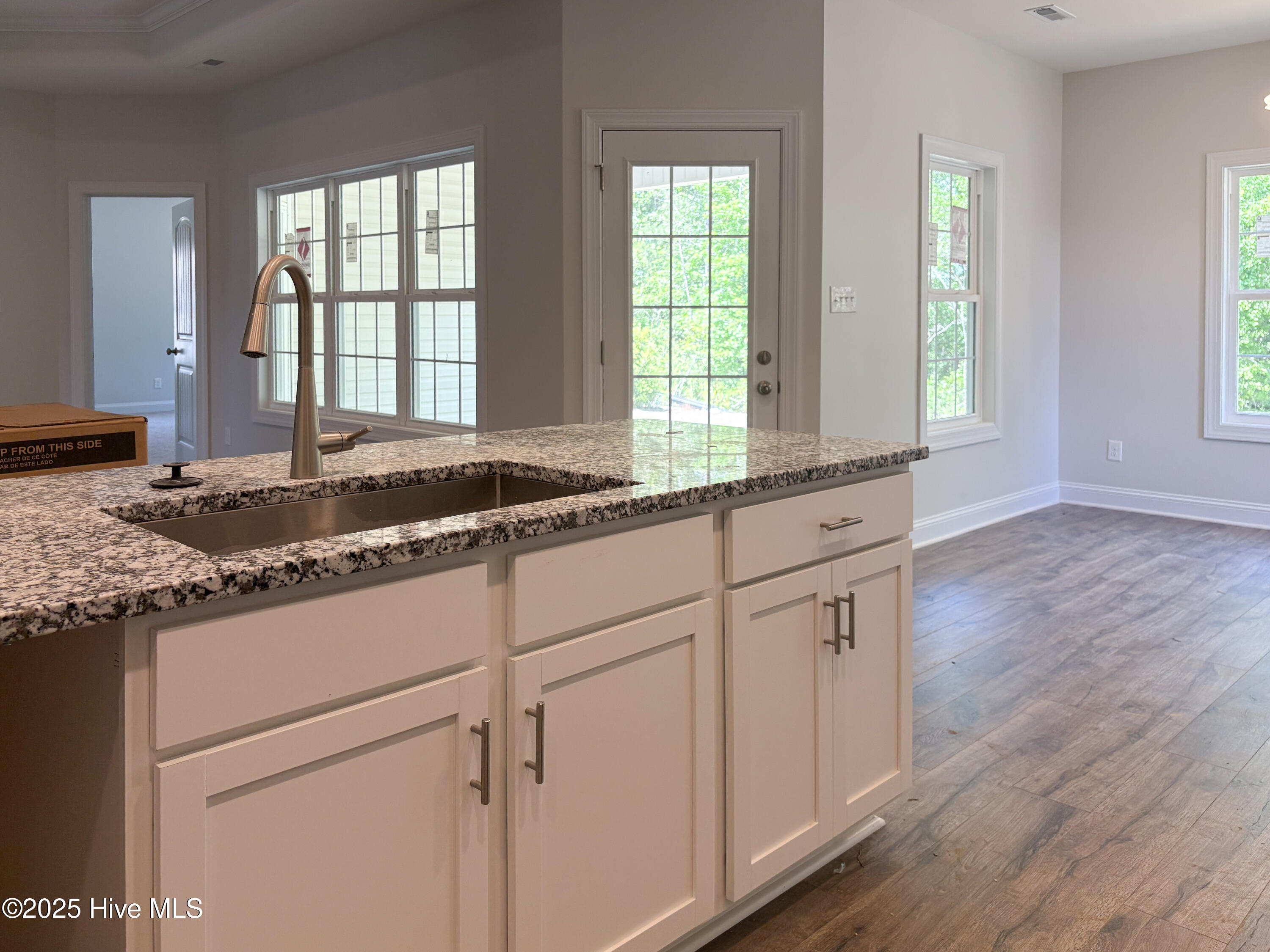 493 Pebble Shore Drive Property Photo 7