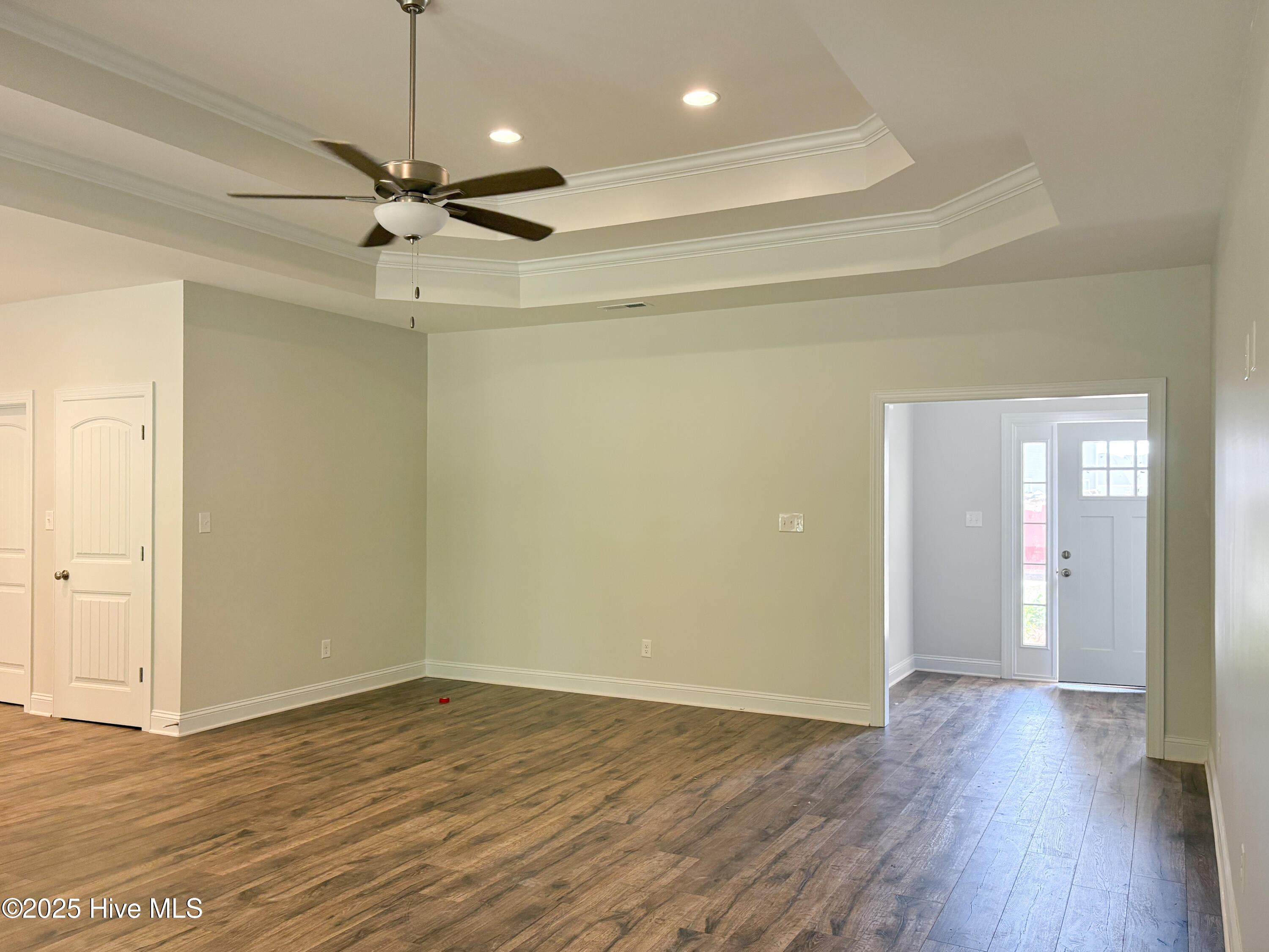 493 Pebble Shore Drive Property Photo 9