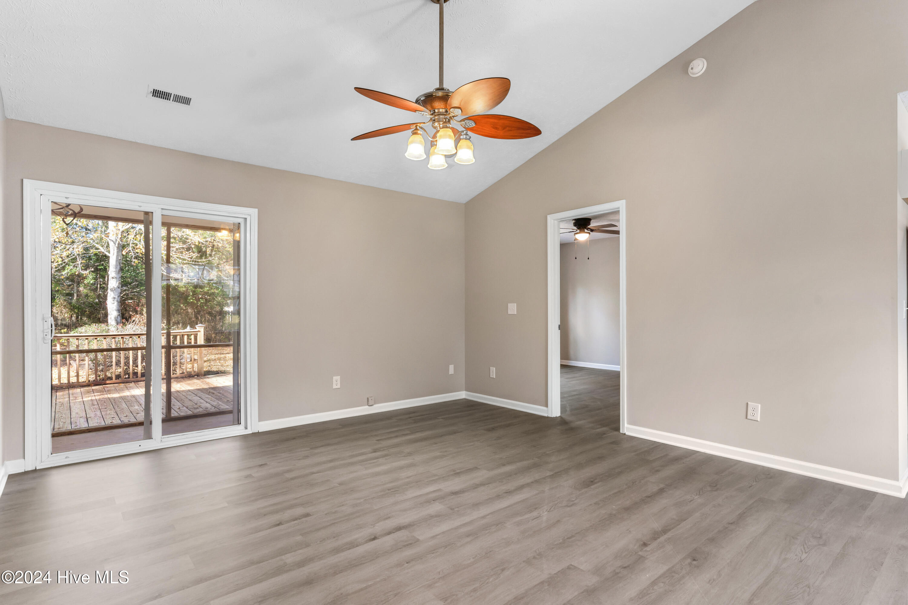 4524 Alder Ridge Road Property Photo 6