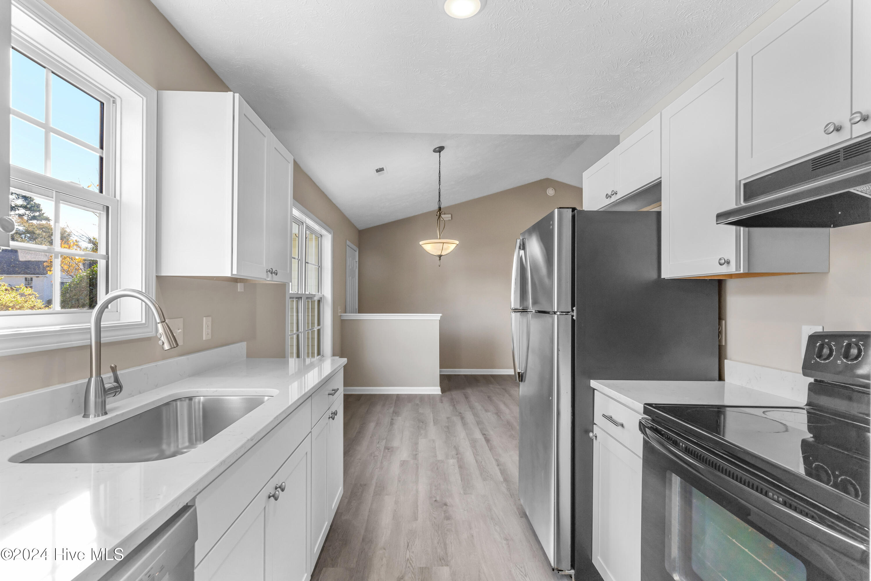 4524 Alder Ridge Road Property Photo 11