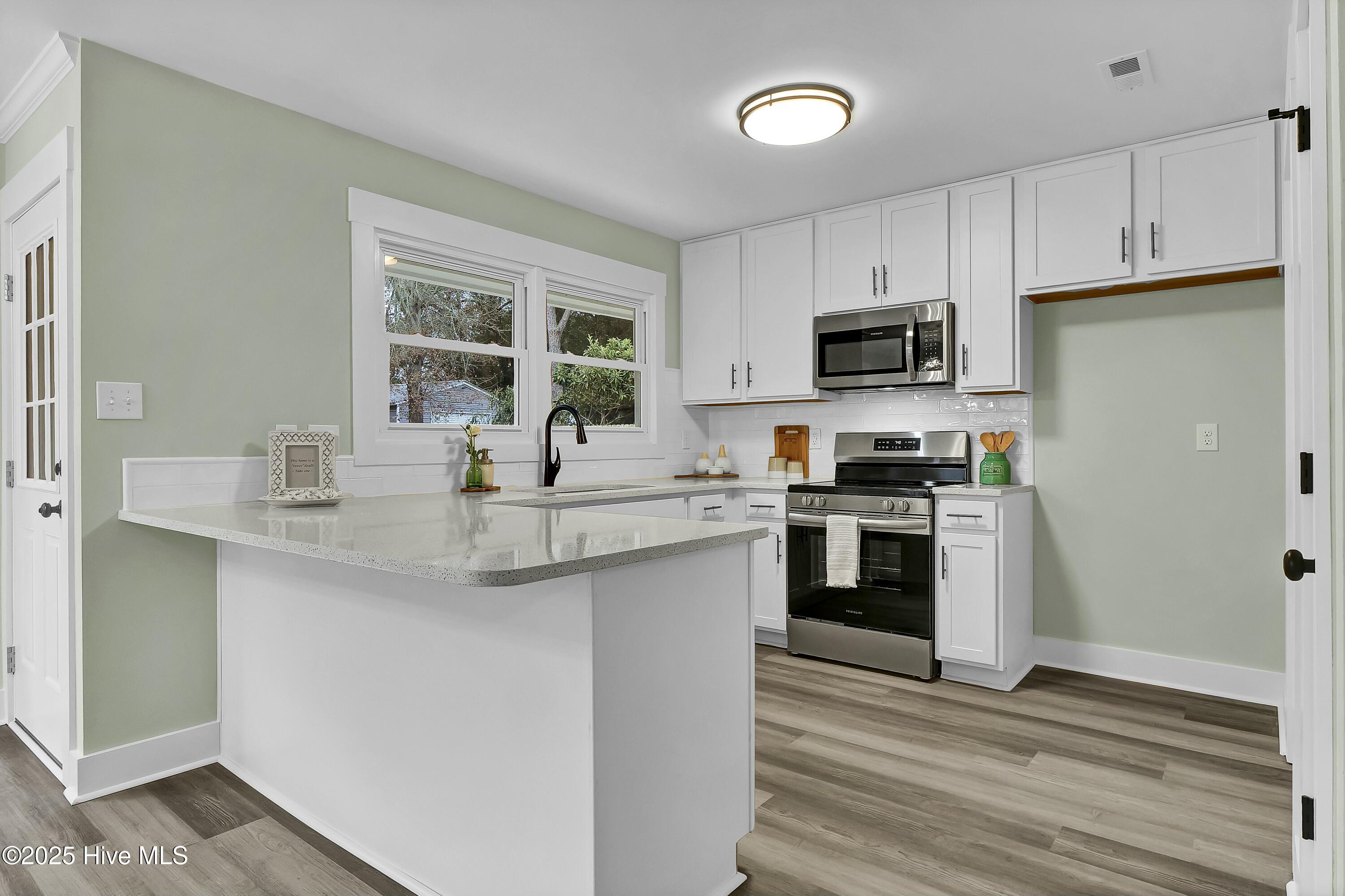 10 Bay Drive Property Photo 13