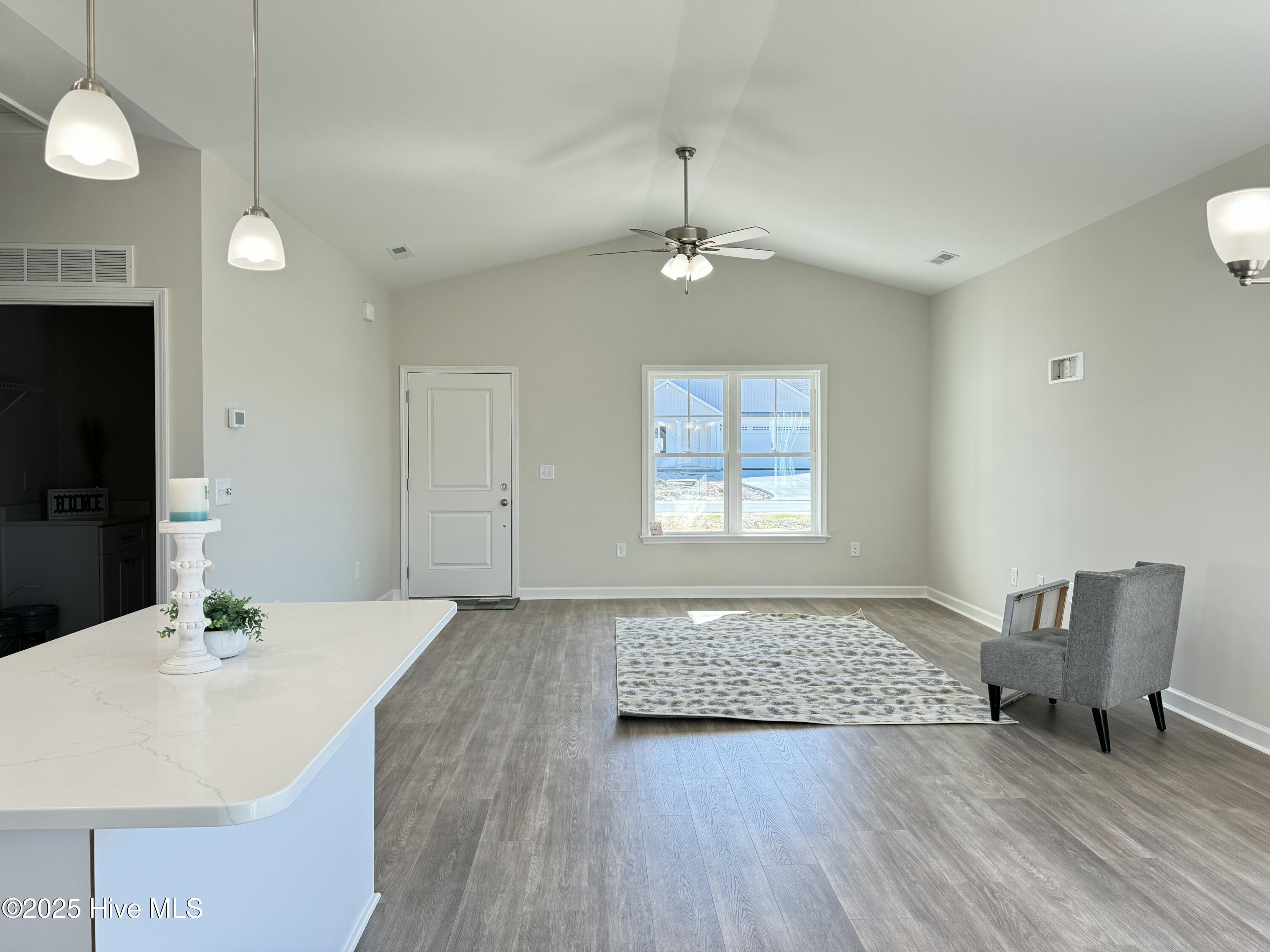 111 E Sillinger Drive Property Photo 13