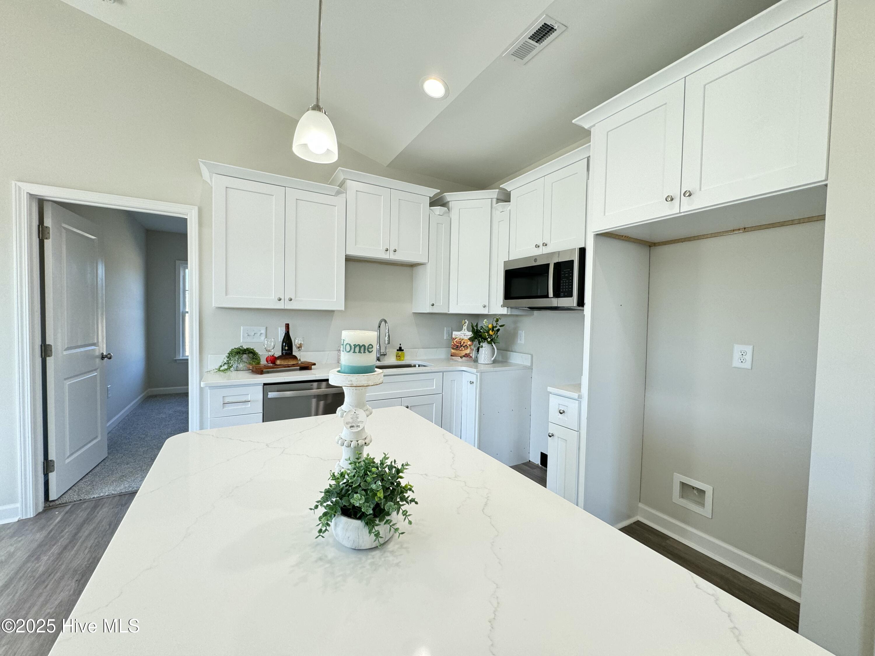 111 E Sillinger Drive Property Photo 16