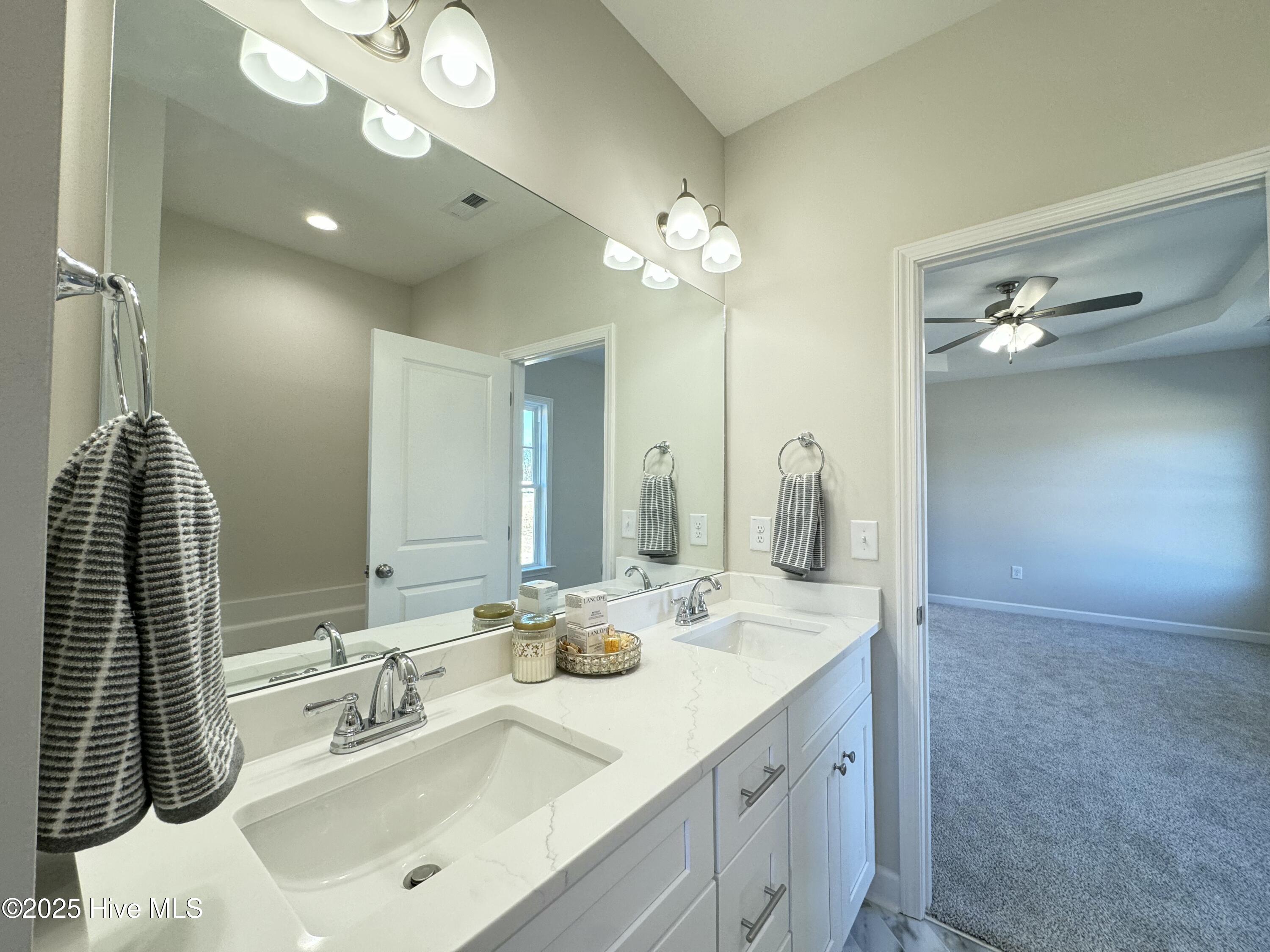 111 E Sillinger Drive Property Photo 25