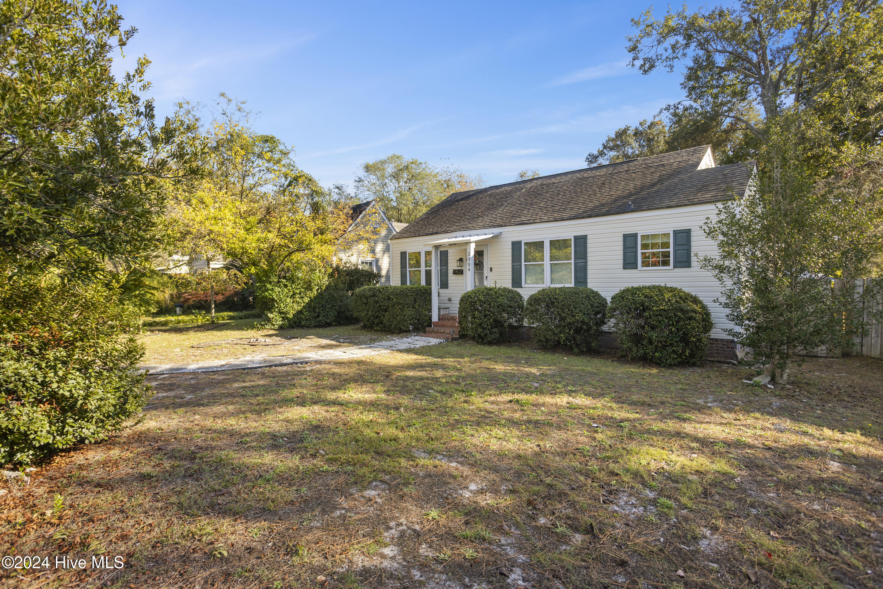 2304 Princess Place Drive Property Photo 2