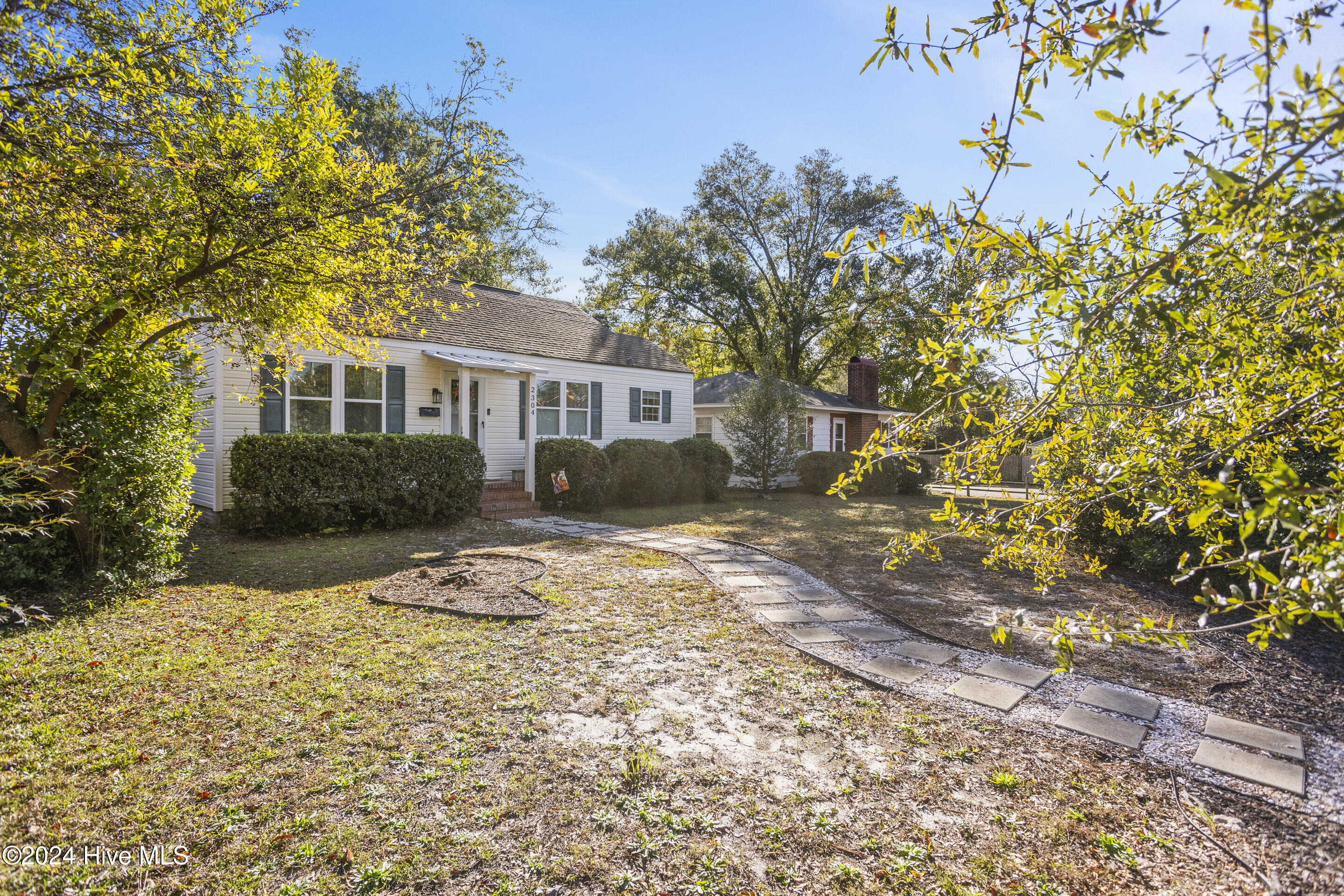 2304 Princess Place Drive Property Photo 3