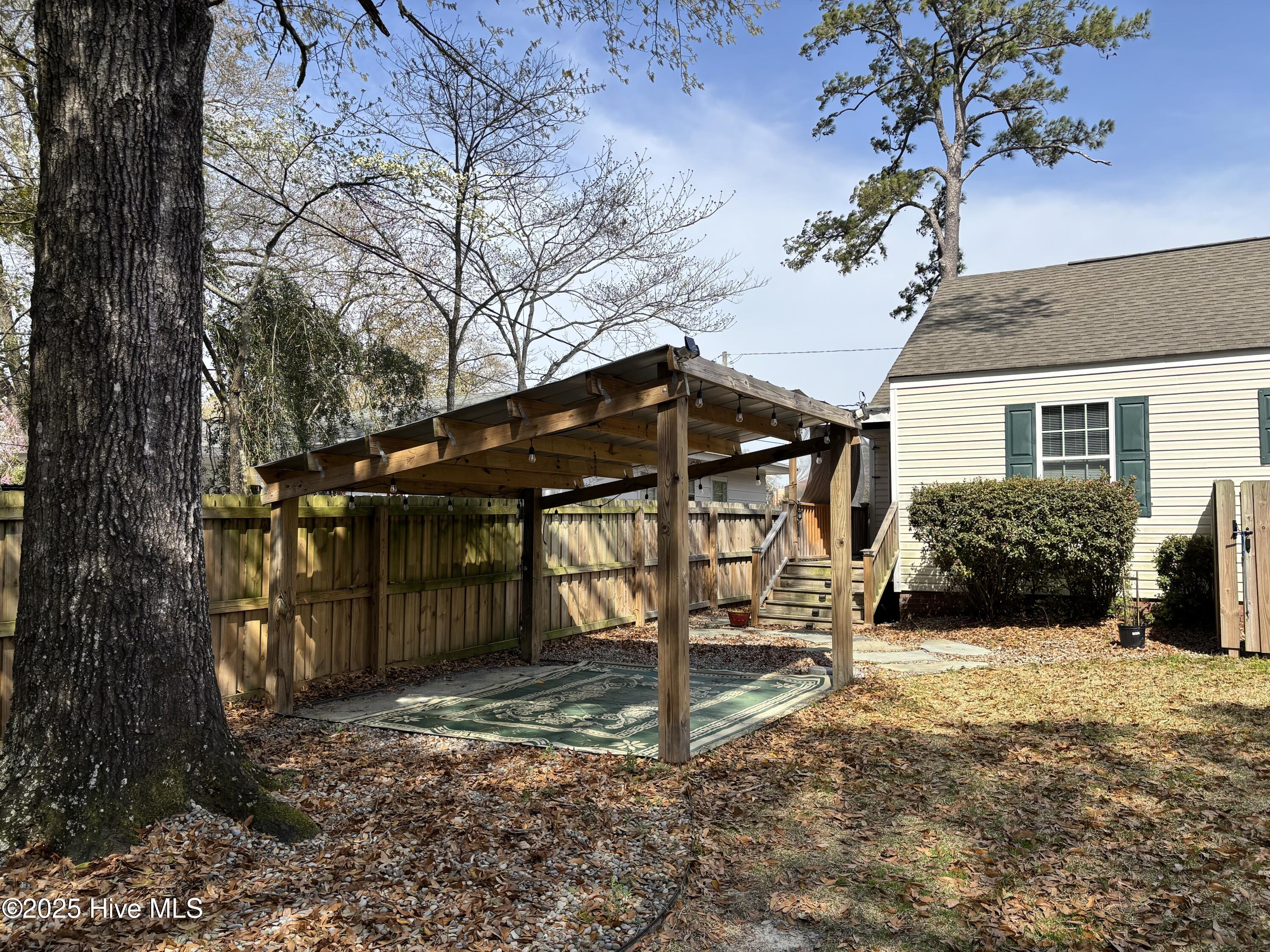2304 Princess Place Drive Property Photo 6