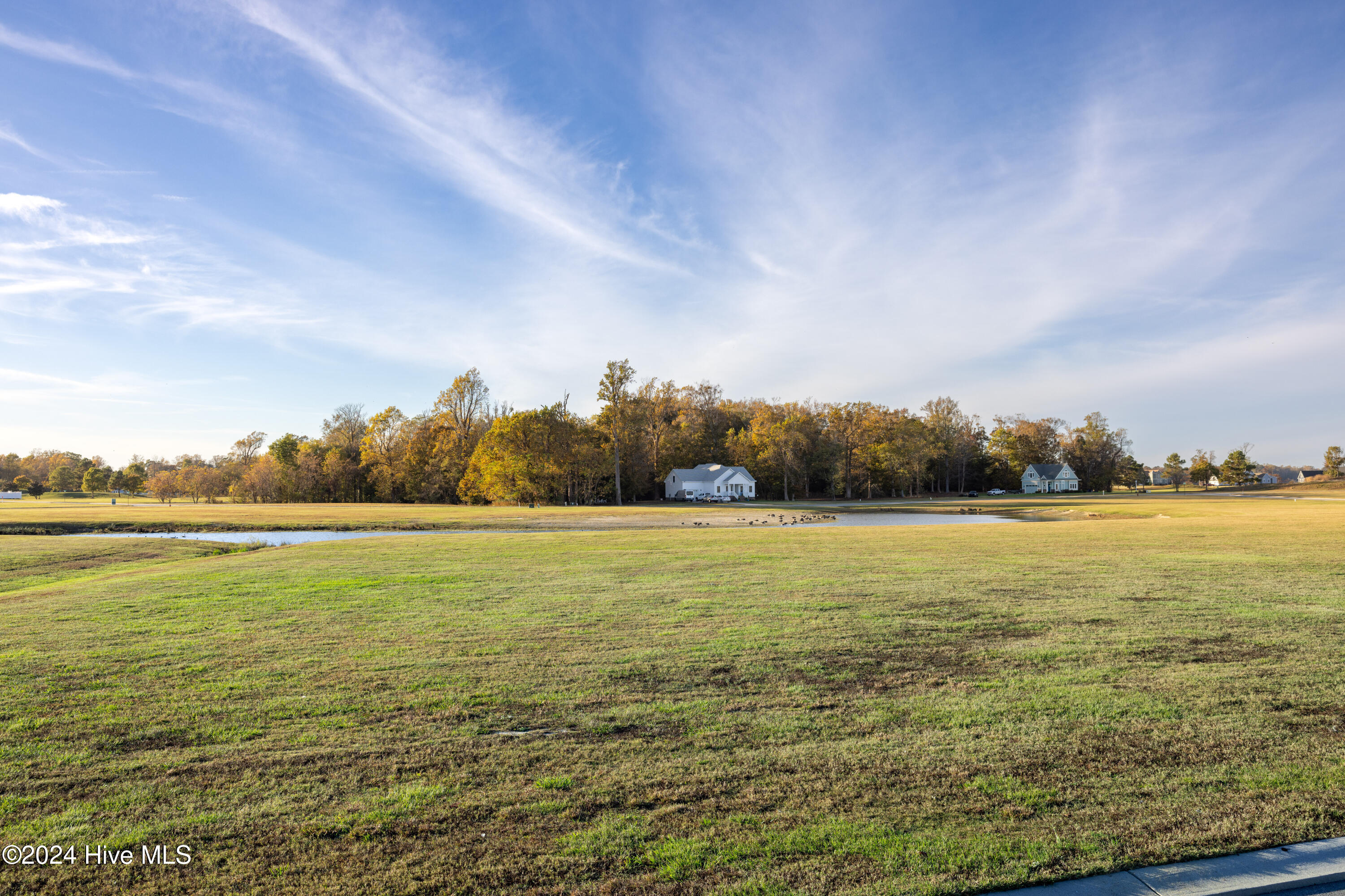 123-125 Regency Circle Property Photo 4