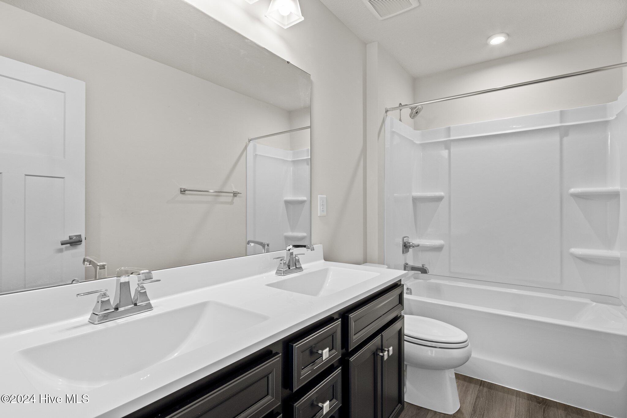 104 Garland Street Property Photo 28