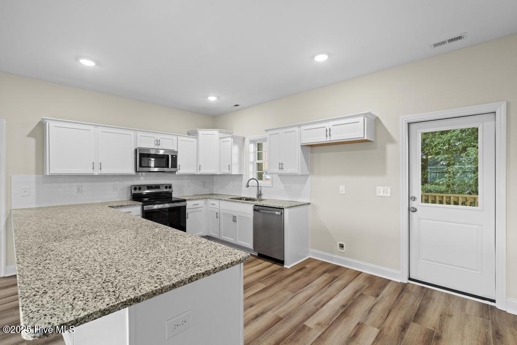108 Flippers Cove Drive Property Photo 6