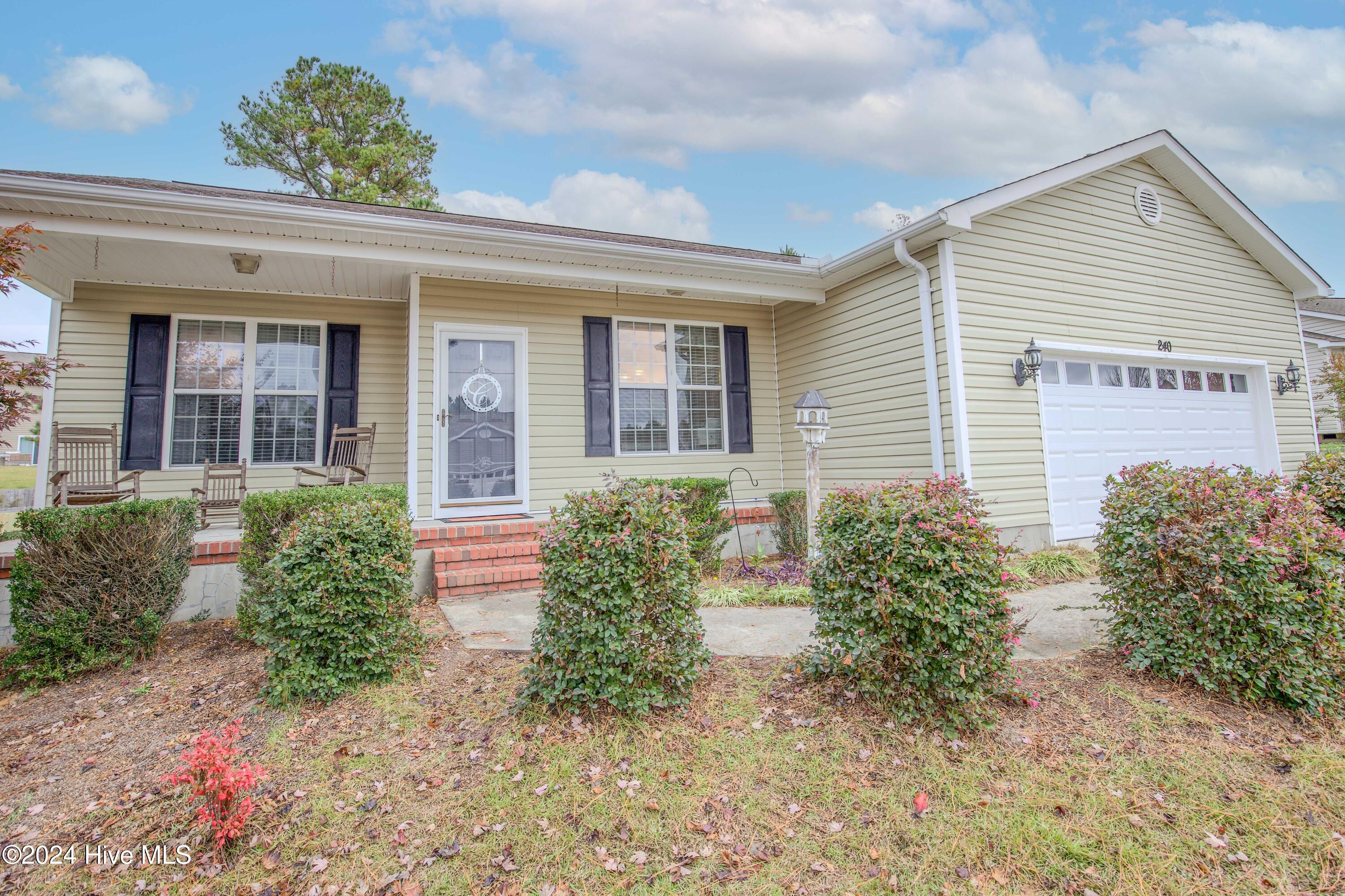 240 Savannah Garden Drive Property Photo 2