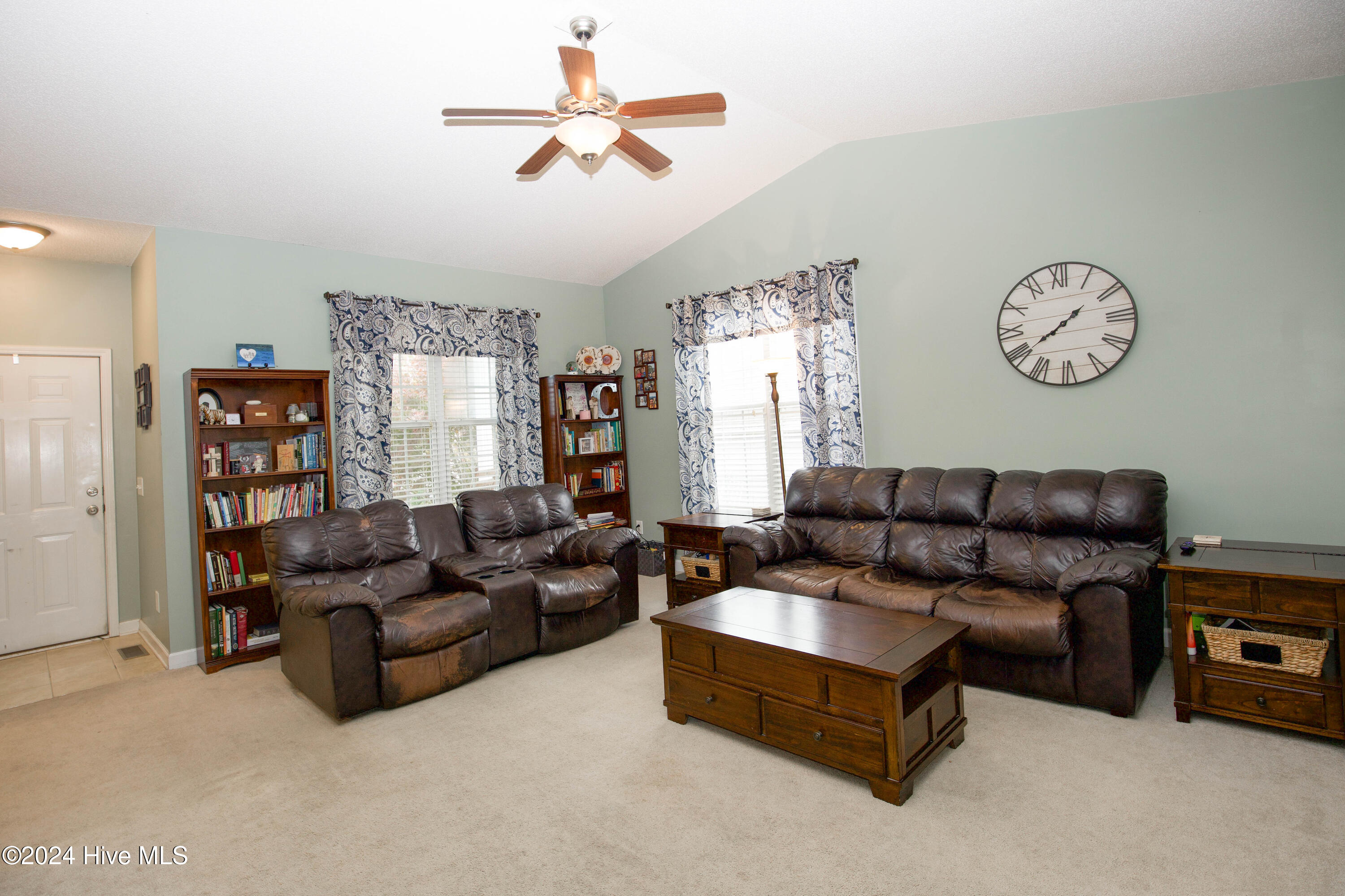 240 Savannah Garden Drive Property Photo 5