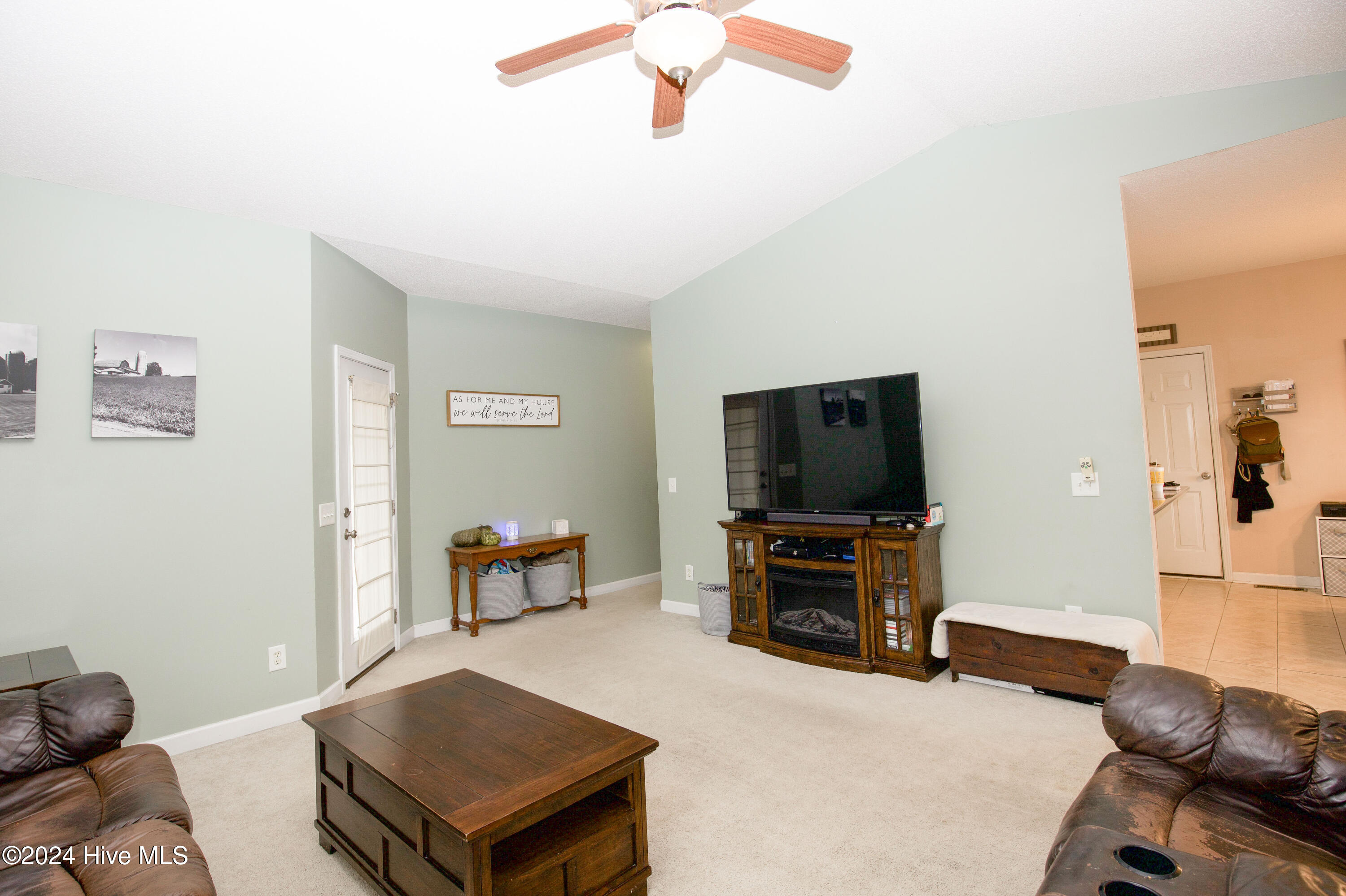 240 Savannah Garden Drive Property Photo 7