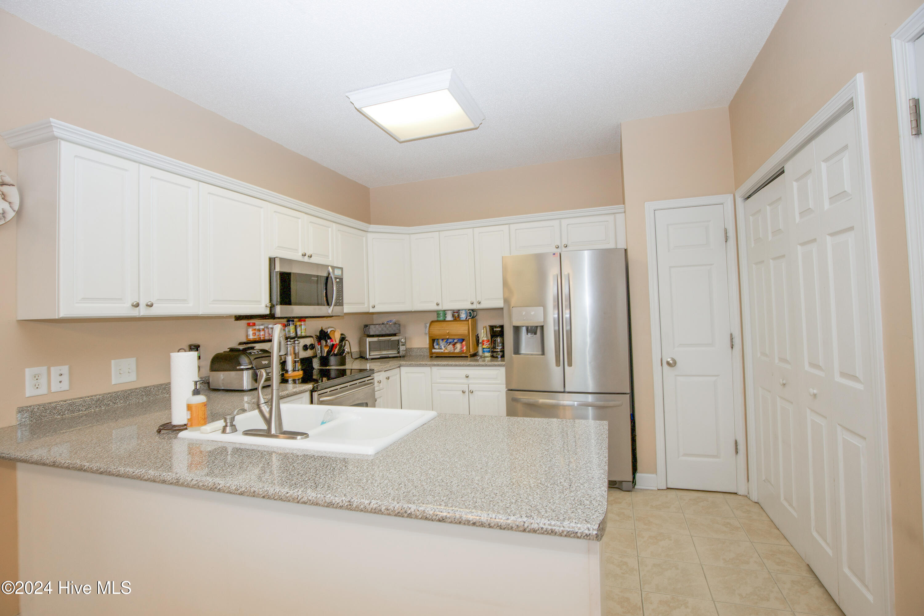240 Savannah Garden Drive Property Photo 9