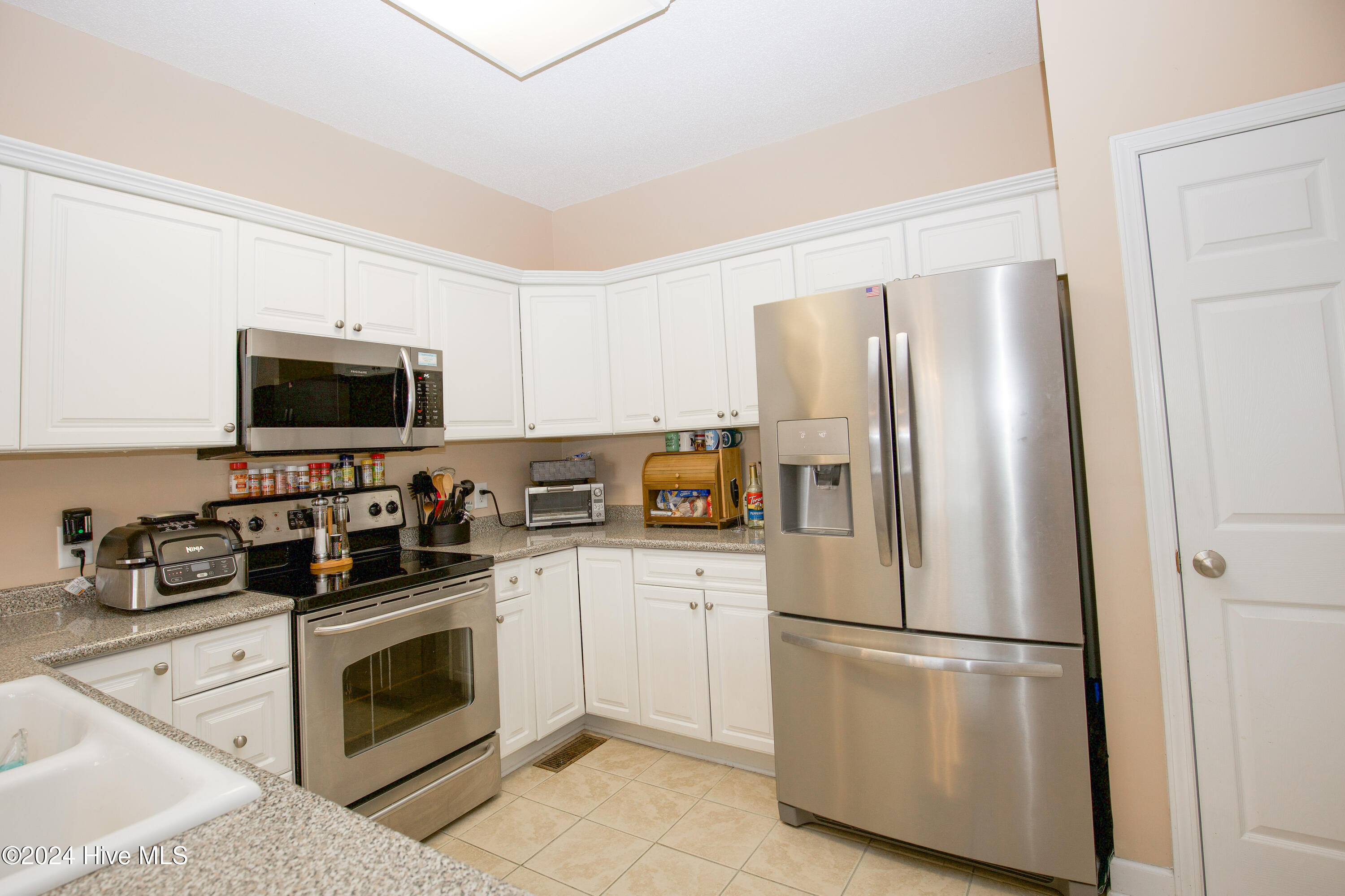 240 Savannah Garden Drive Property Photo 10