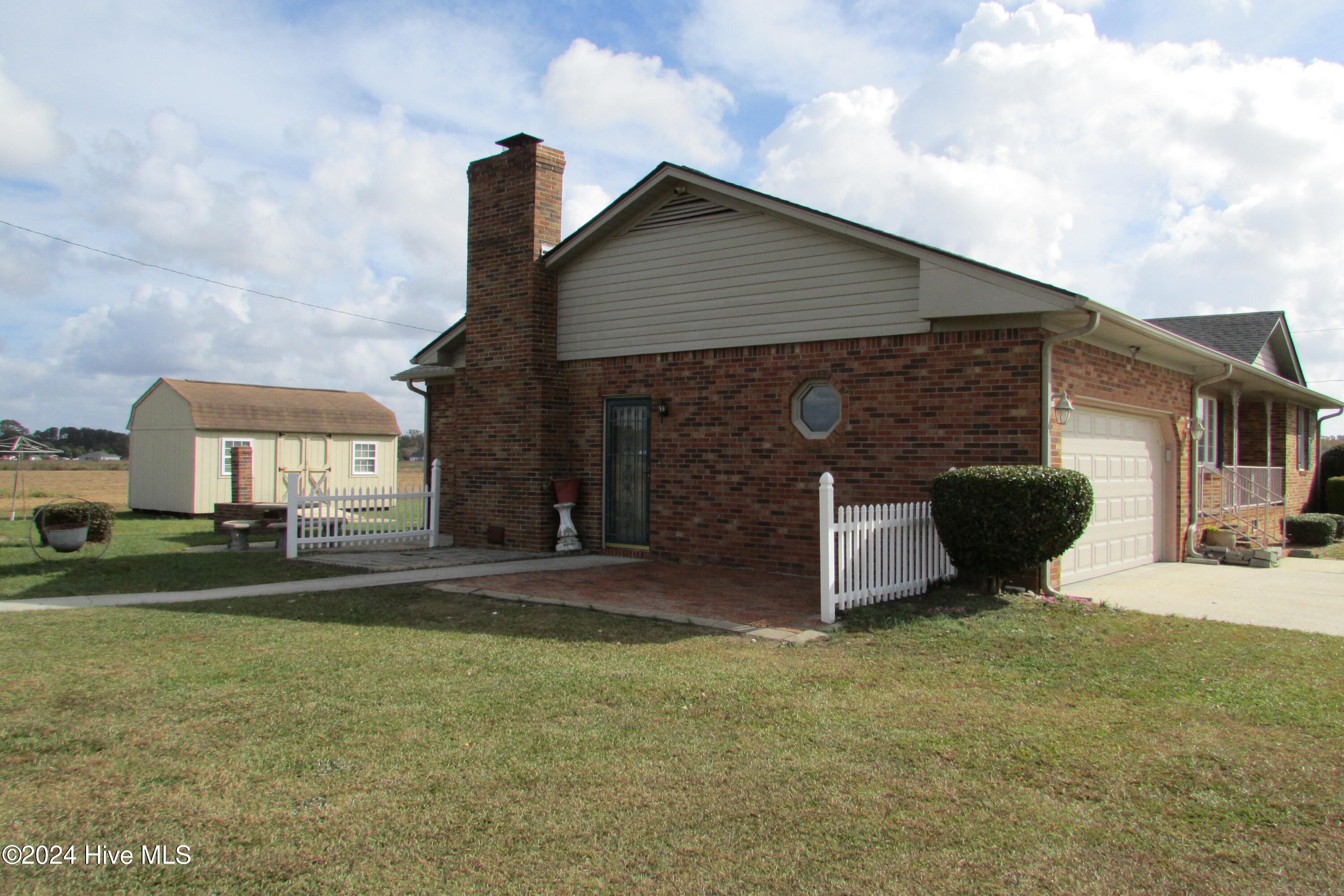 301 Indian Town Road Property Photo 3
