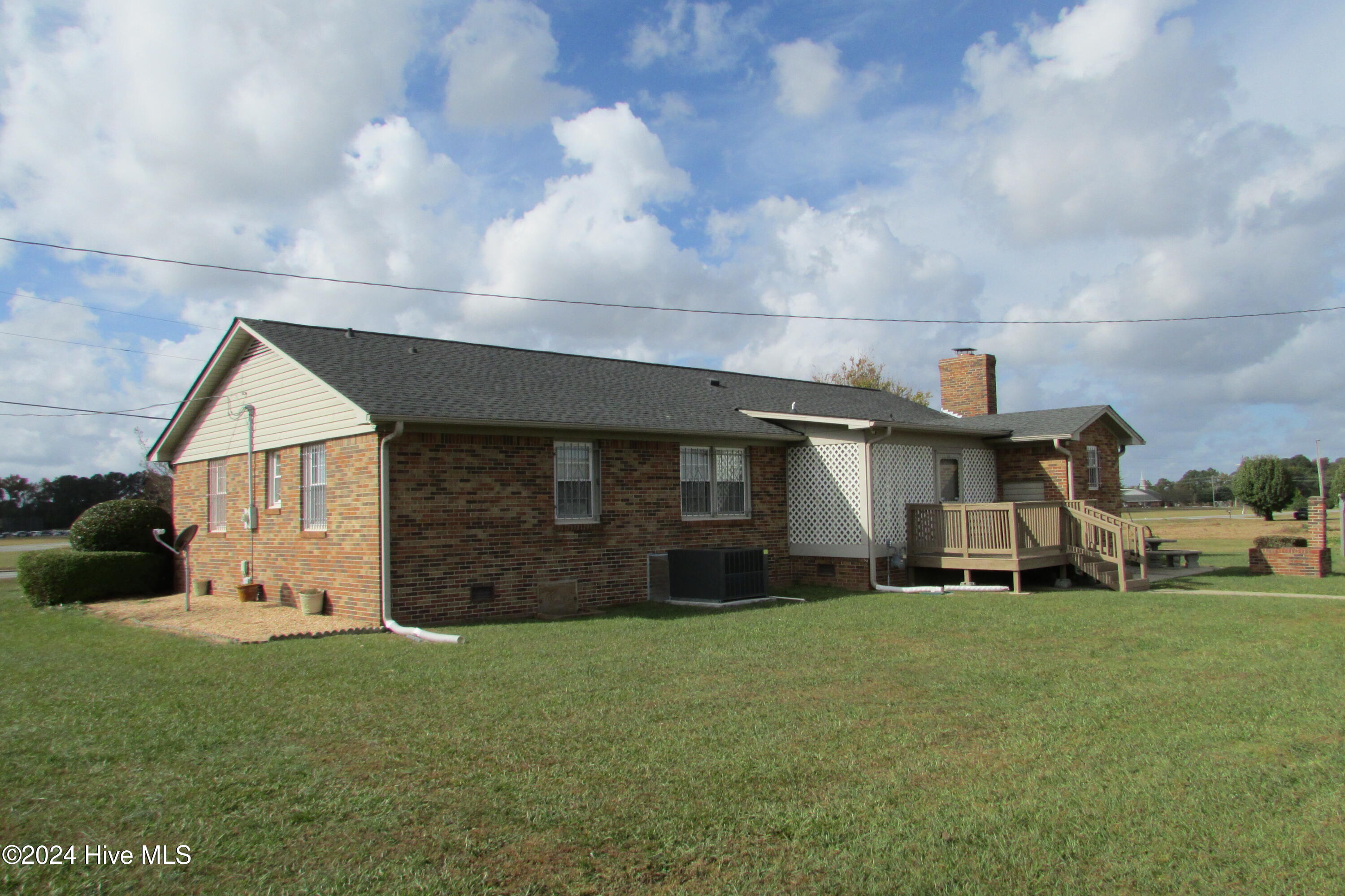 301 Indian Town Road Property Photo 4